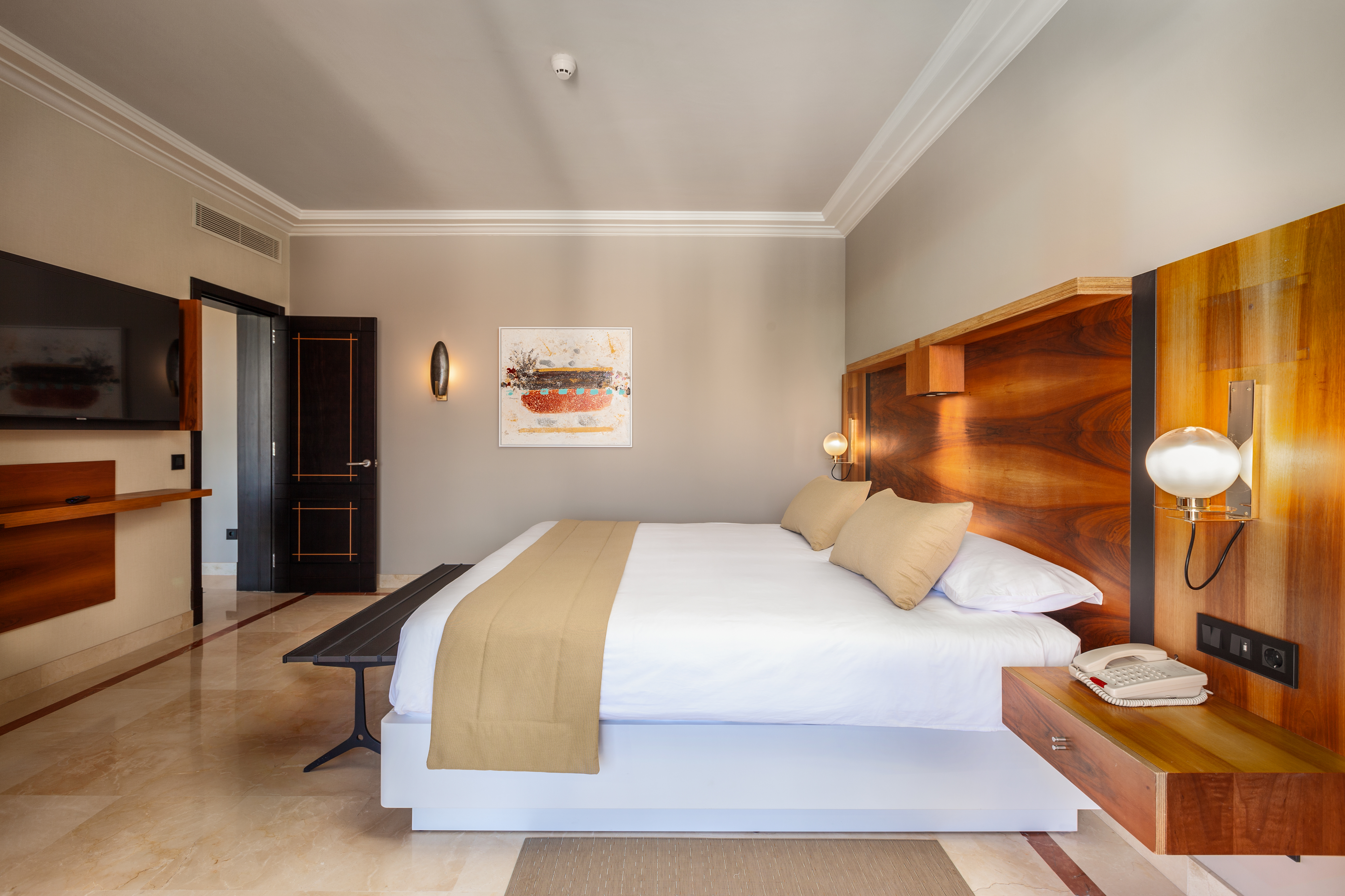 bed lopesan costa meloneras resort & spa suite