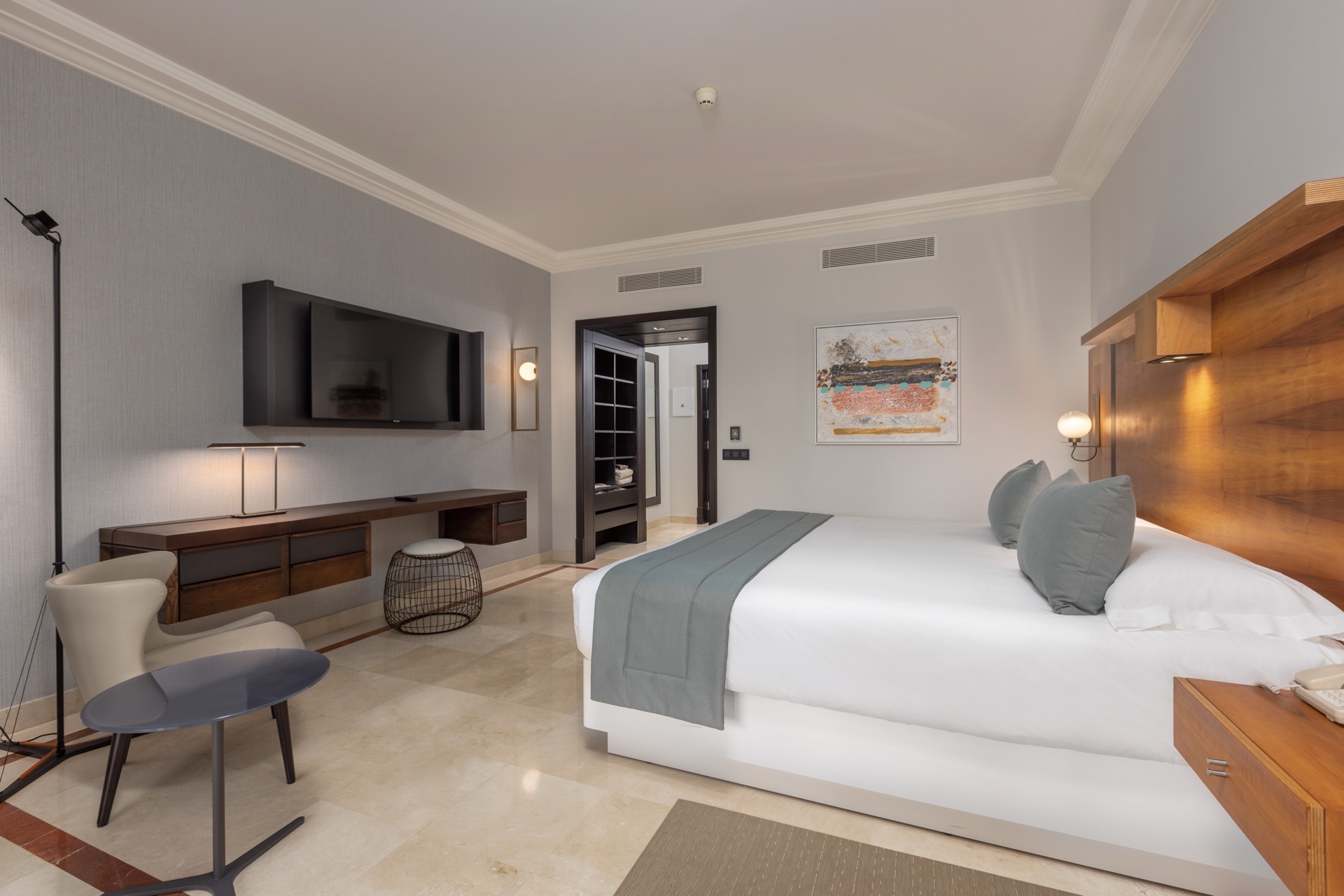 entrada habitación unique deluxe adaptada resort lopesan costa meloneras