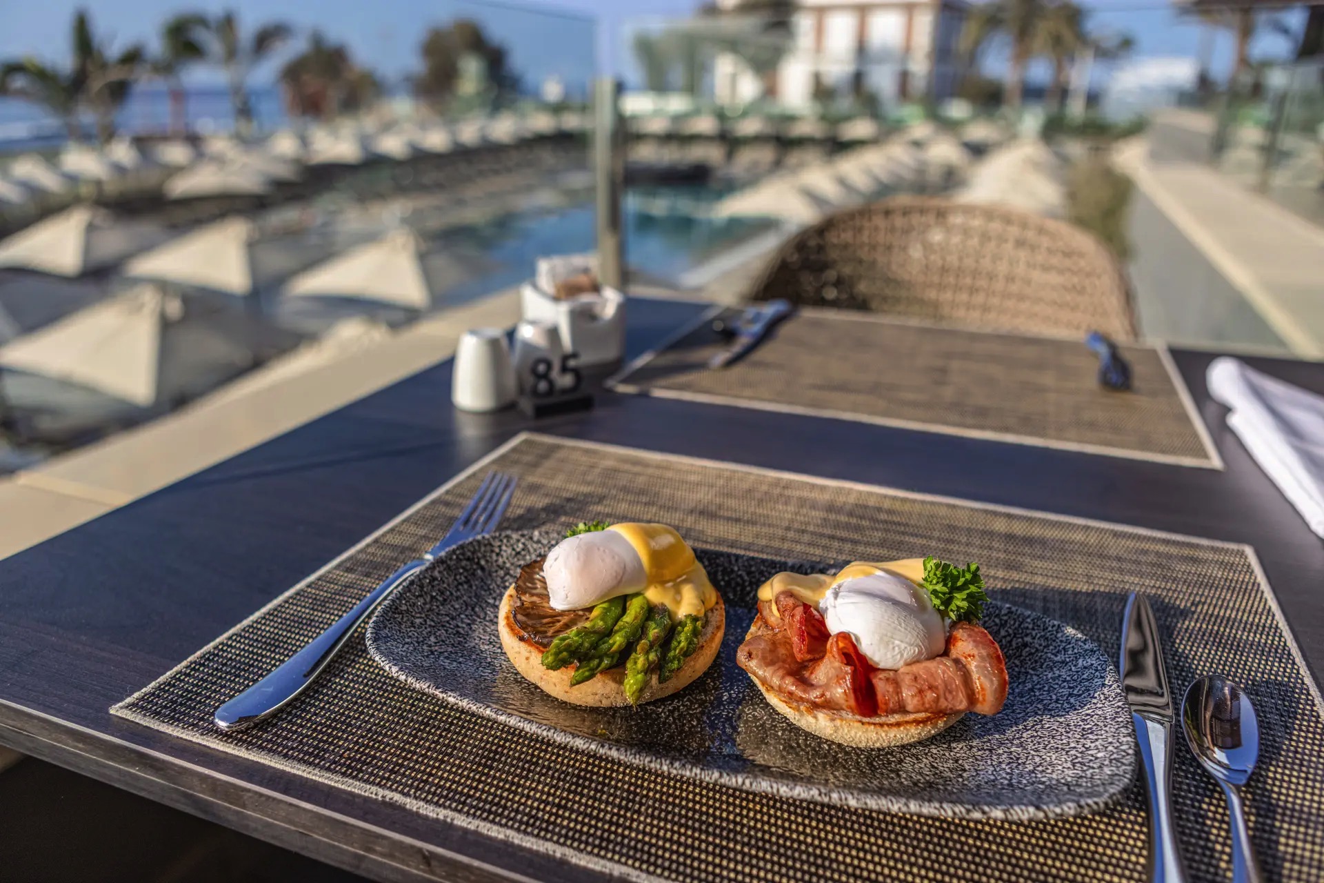 imagen tostada desayuno hotel faro lopesan collection