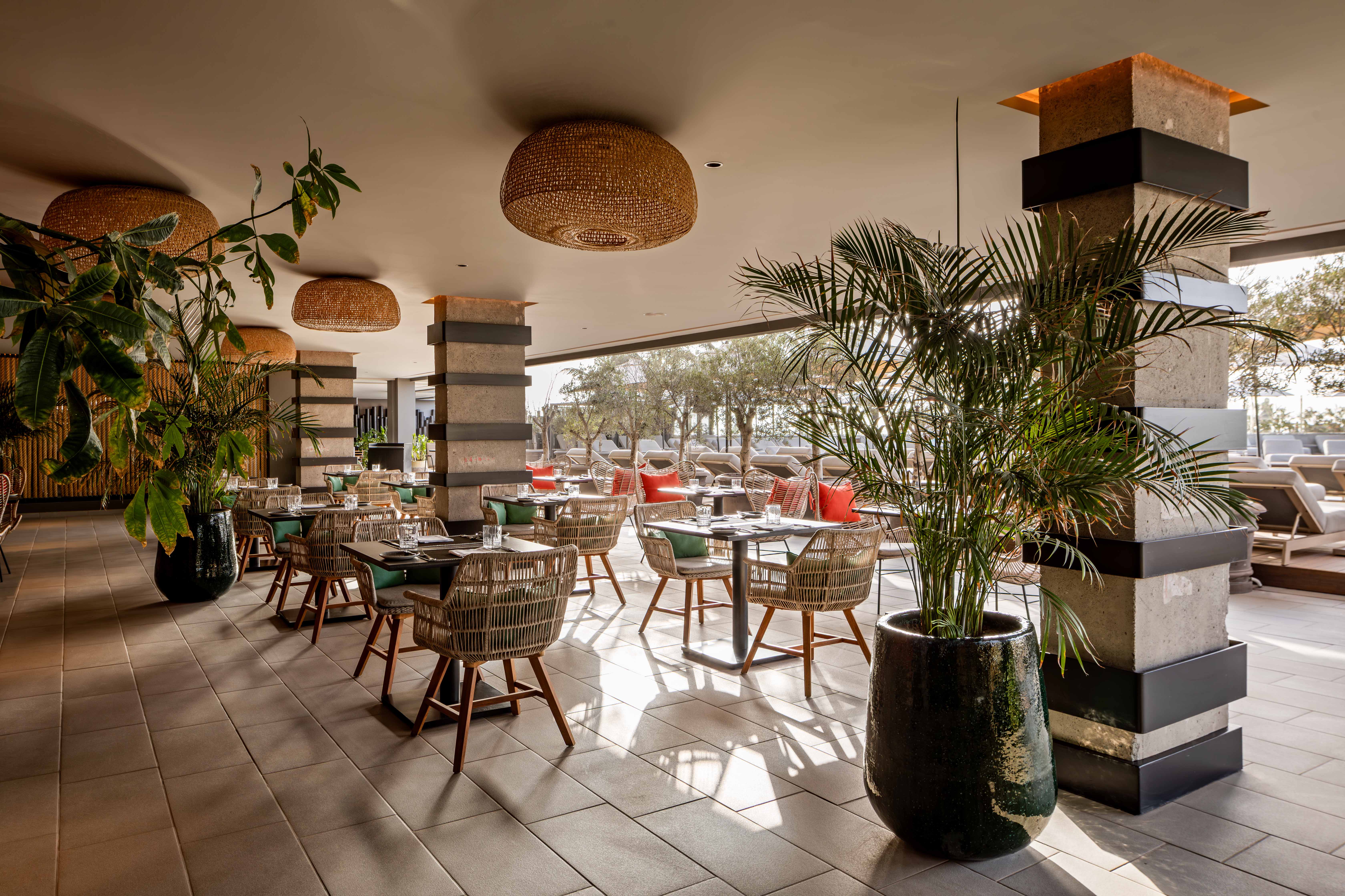 foto terraza bar hotel faro lopesan collection