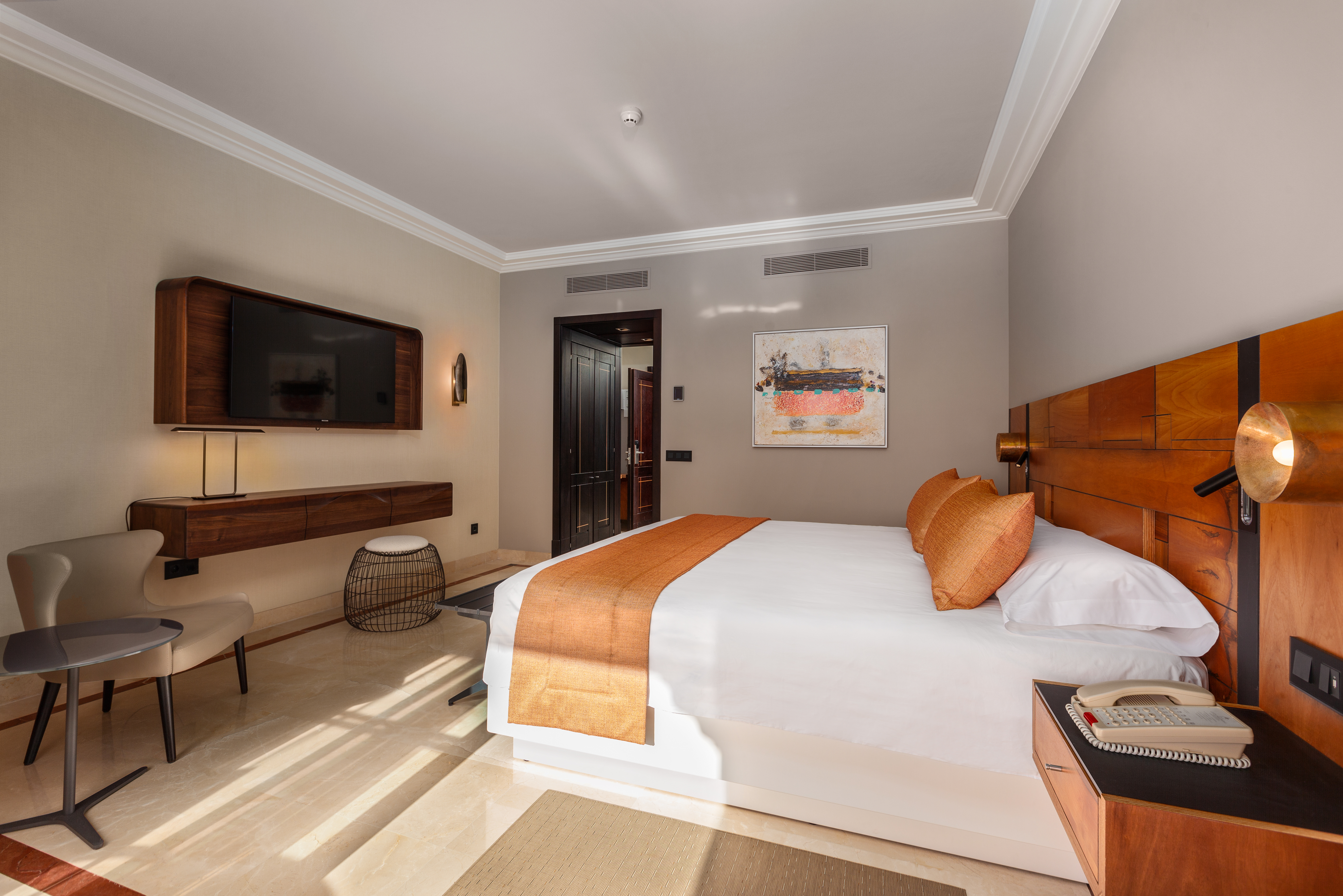 bed lopesan costa meloneras resort & spa supreme pool view room