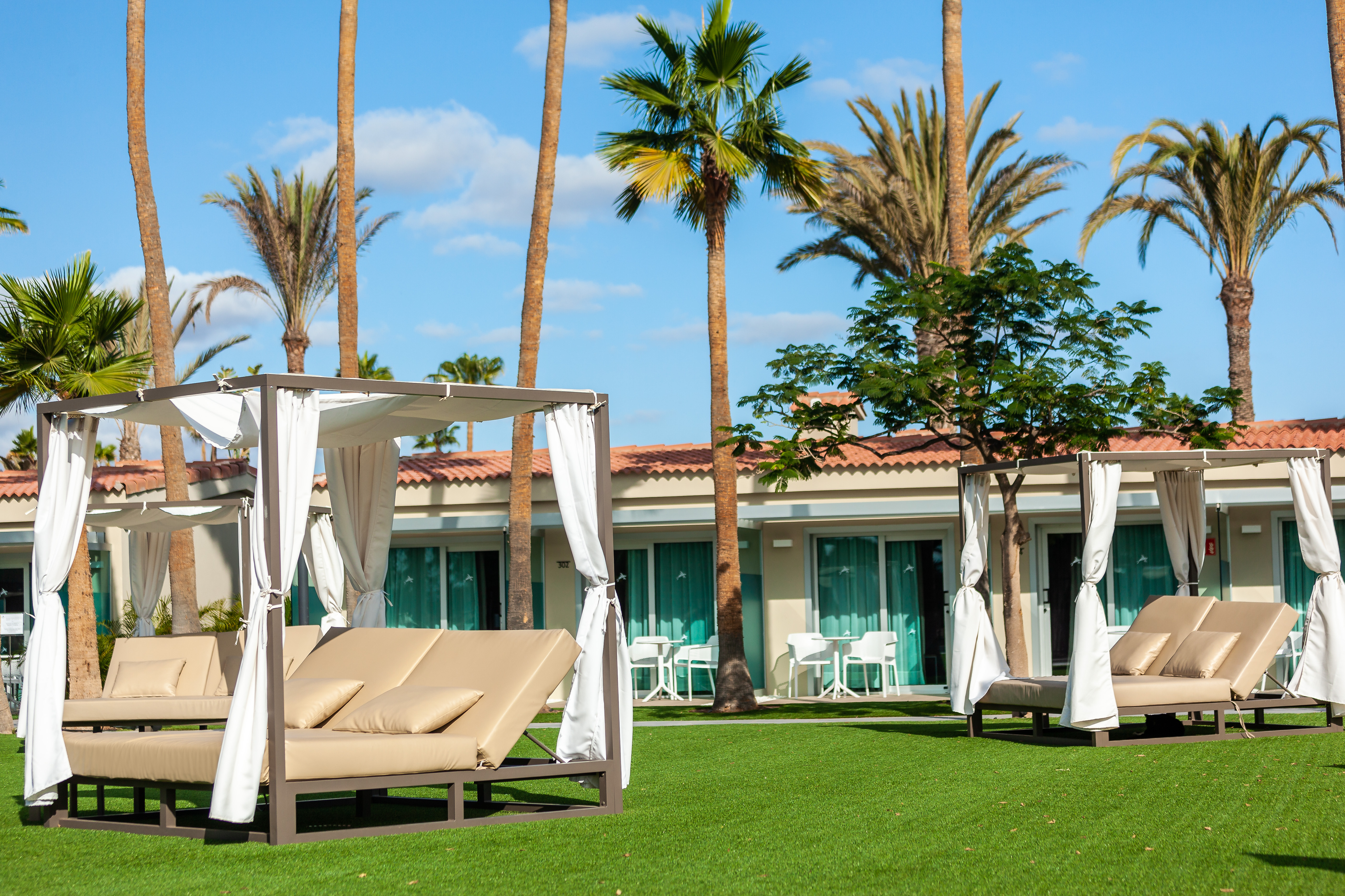 fotos hotel kumara serenoa sonnenliegenbereich