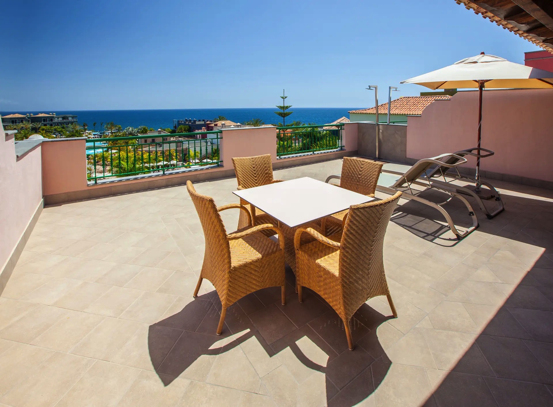terrasse-doppelzimmer-deluxe-blick-lopesan-villa-del-conde