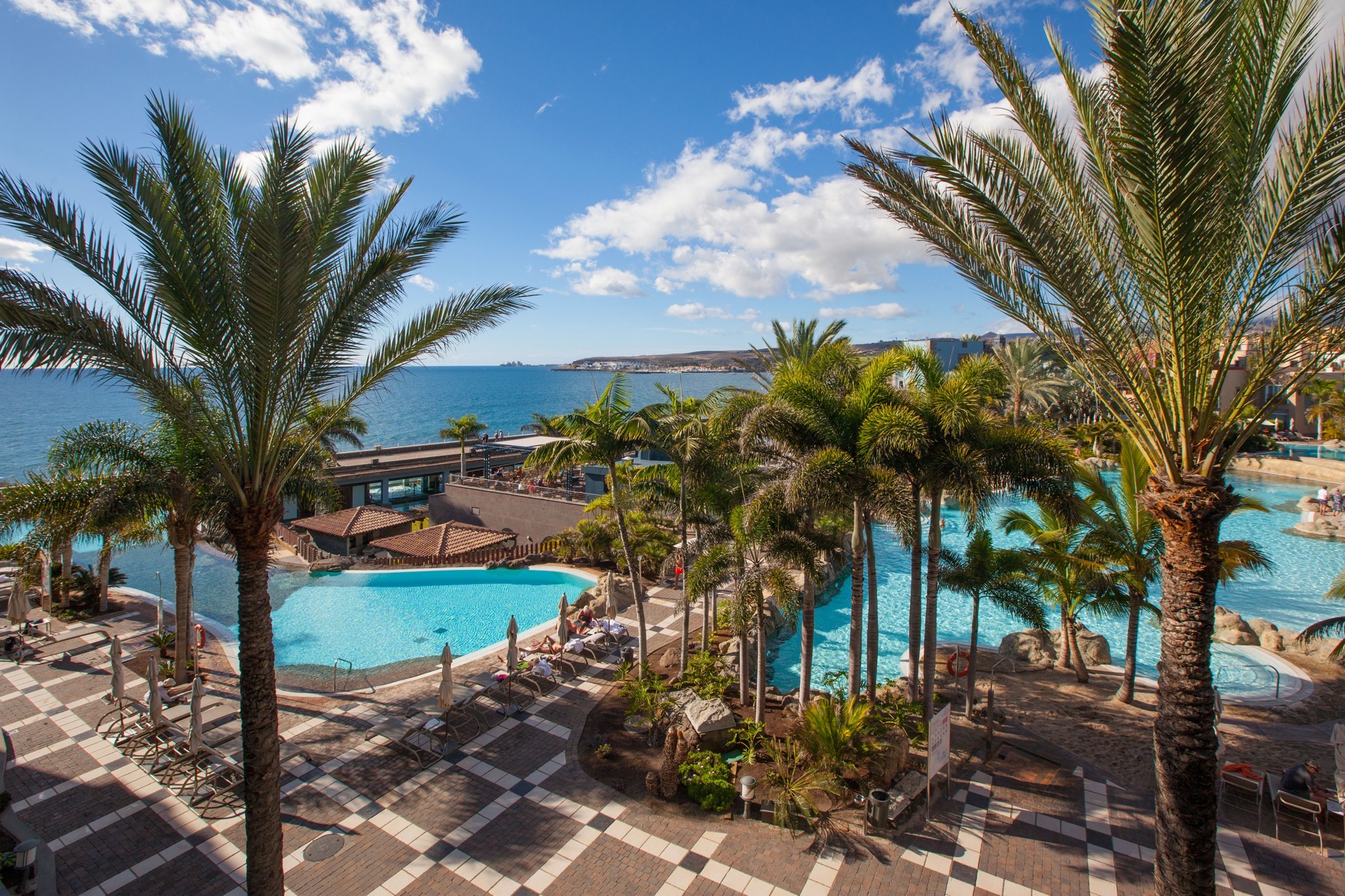 terrassenblicke junior suite lopesan villa del conde resort