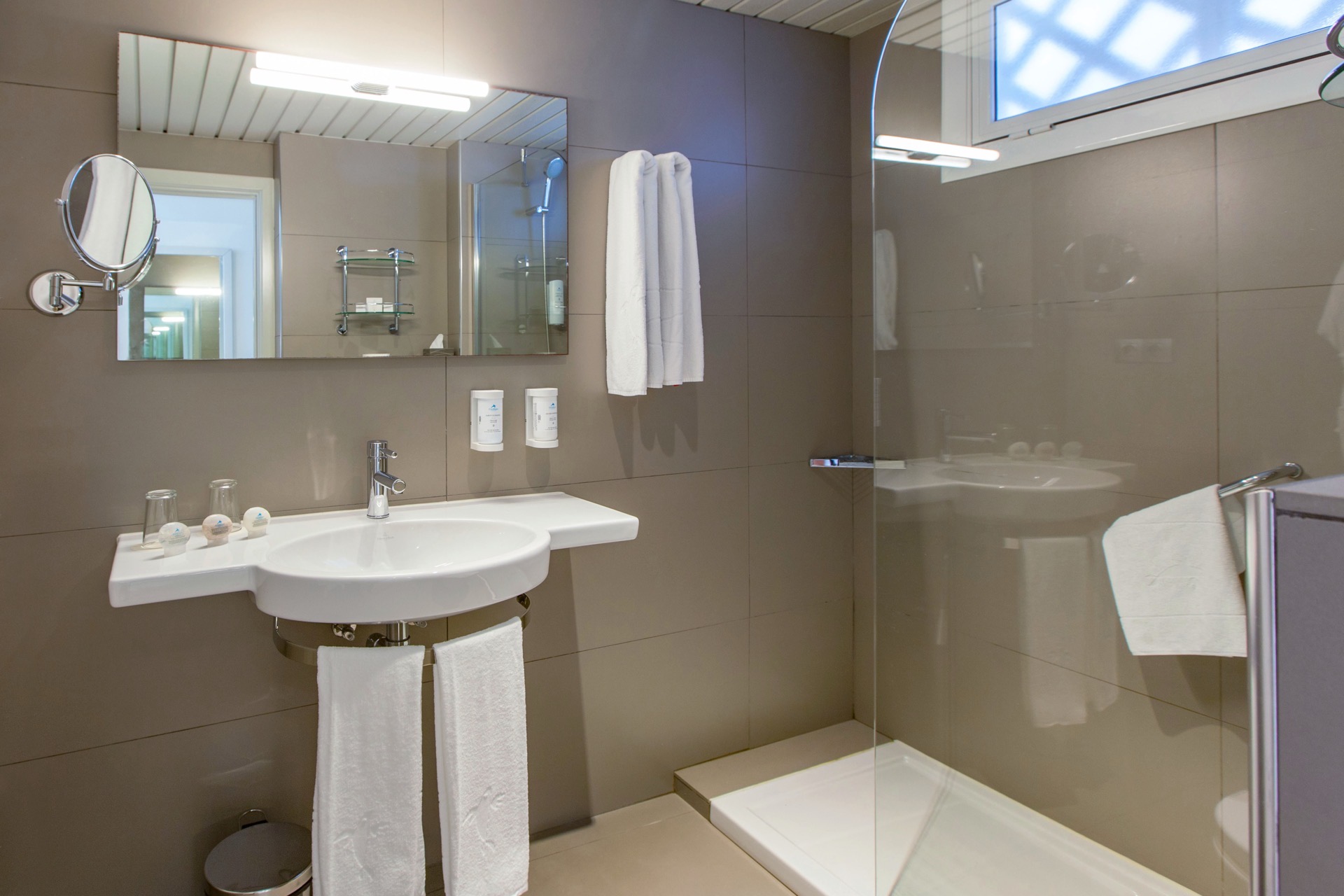 standard economy double room photos corallium beach