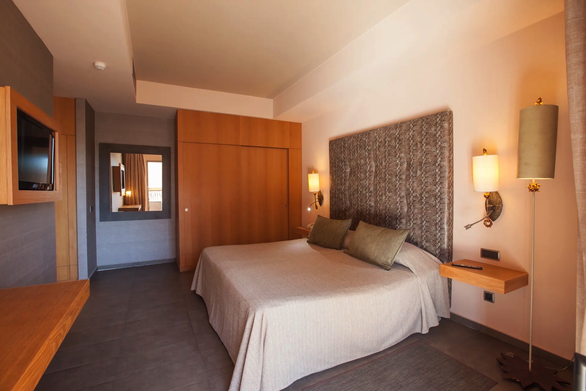 bed lopesan baobab resort double standard adapted room