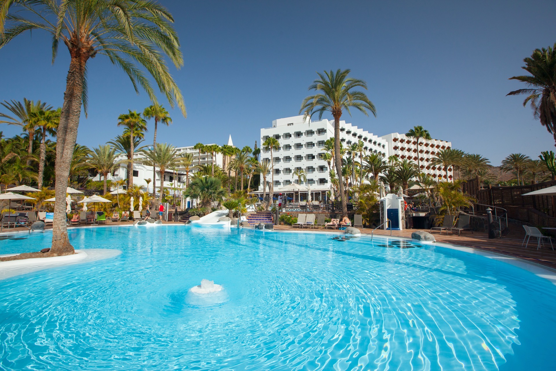piscina brisa corallium beach by lopesan hotels