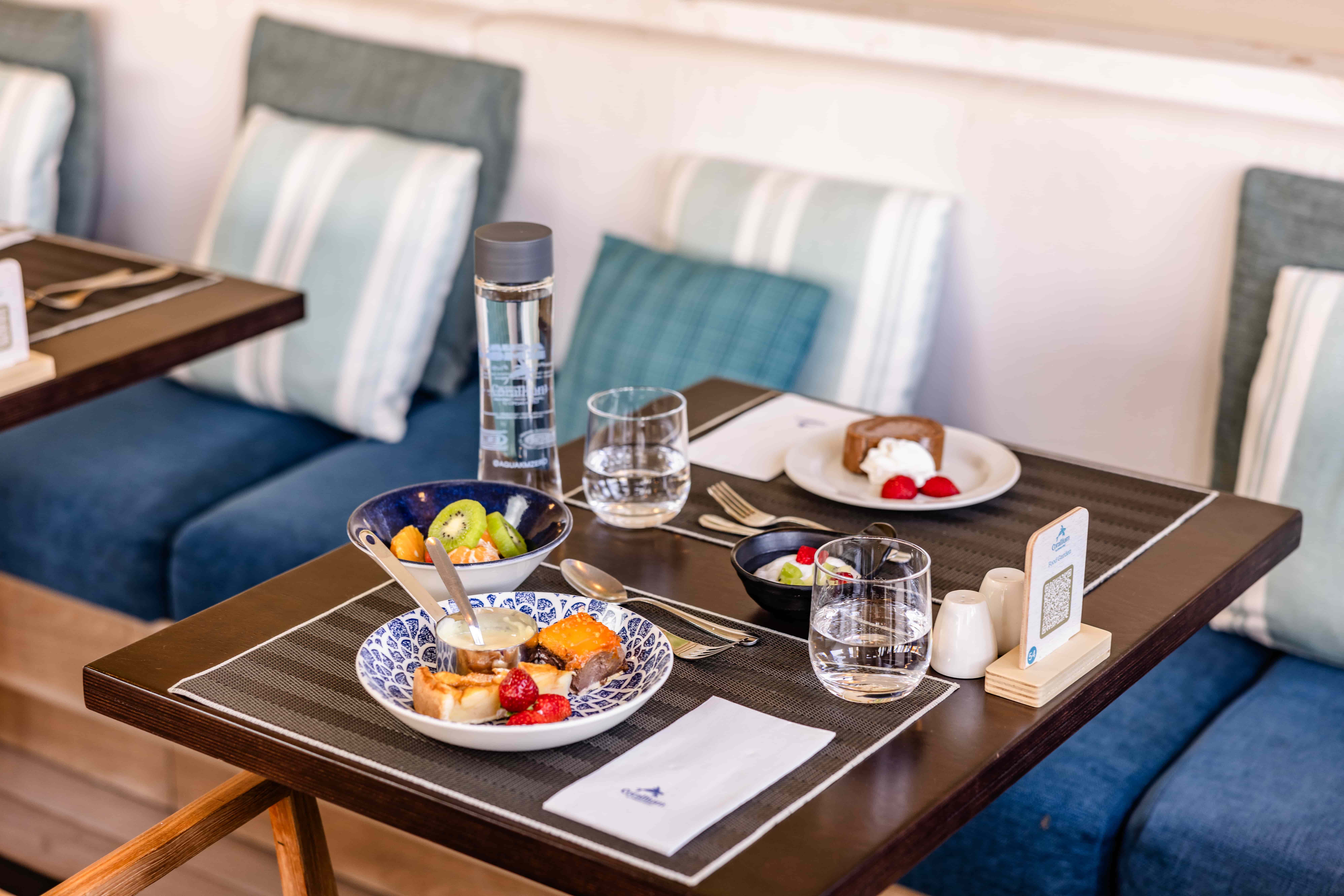 desayuno y alojamiento corallium beach by lopesan hotels