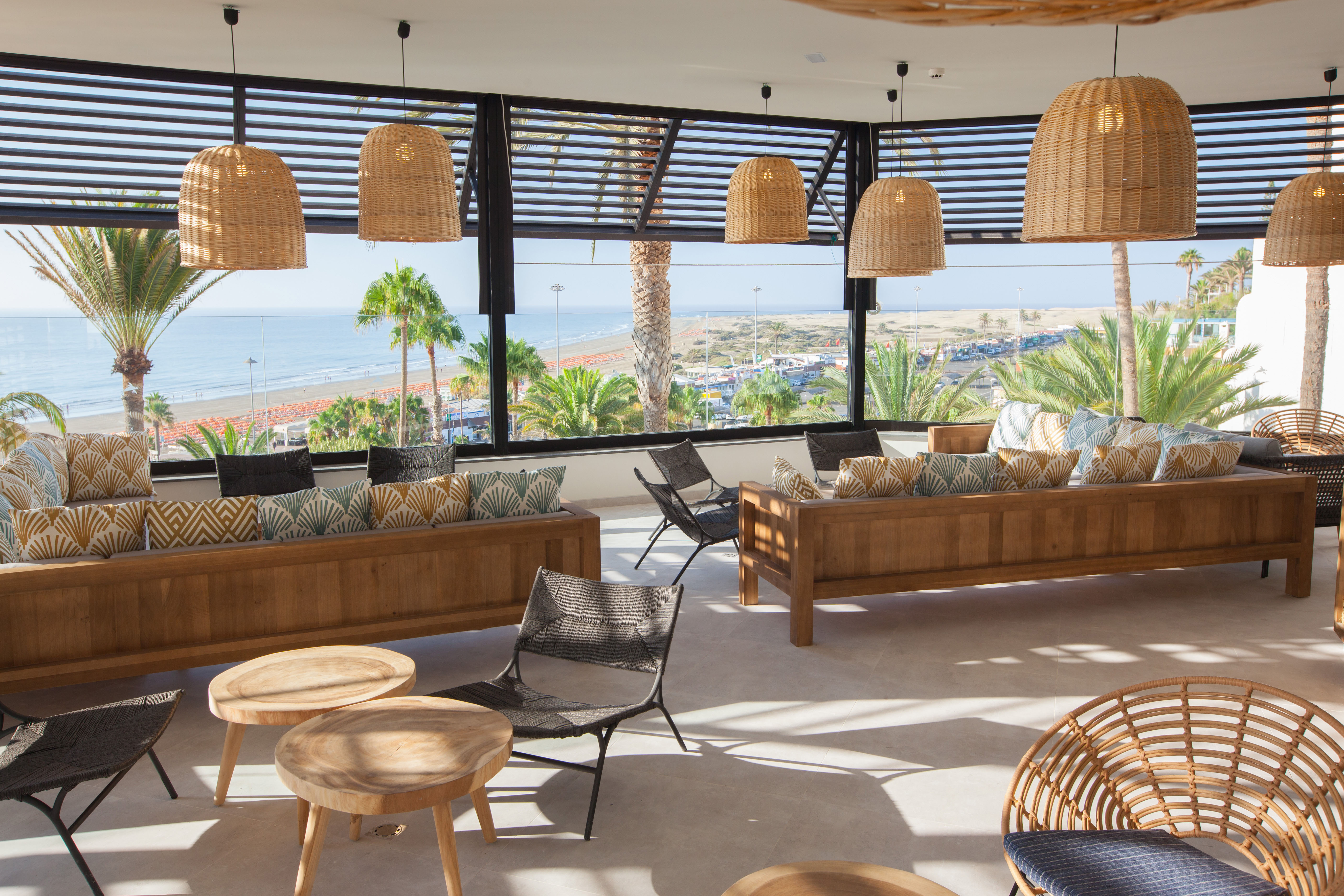 la sal bar corallium dunamar by lopesan hotels