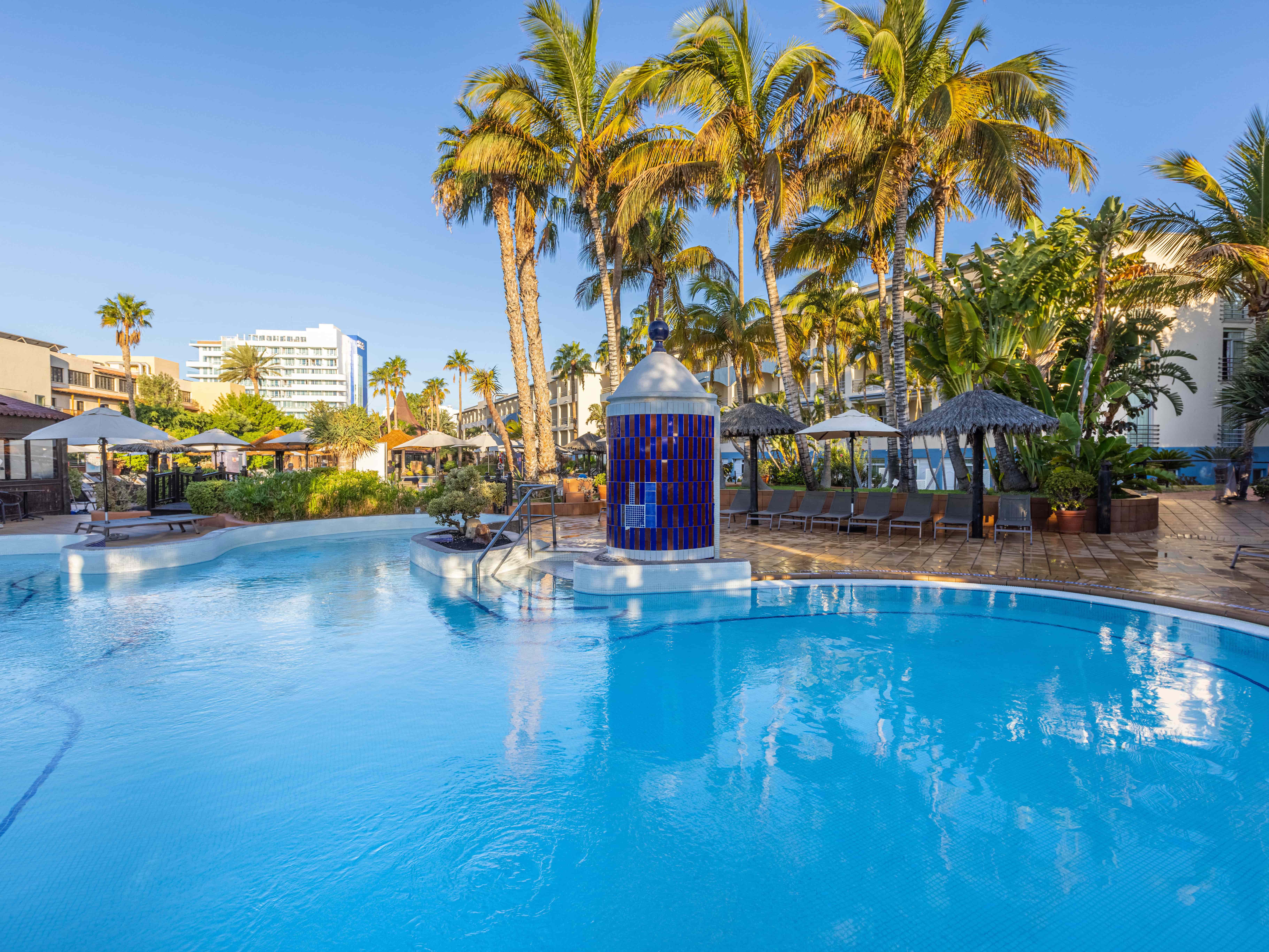 sonnenliegen schwimmbäder ifa altamarena hotel