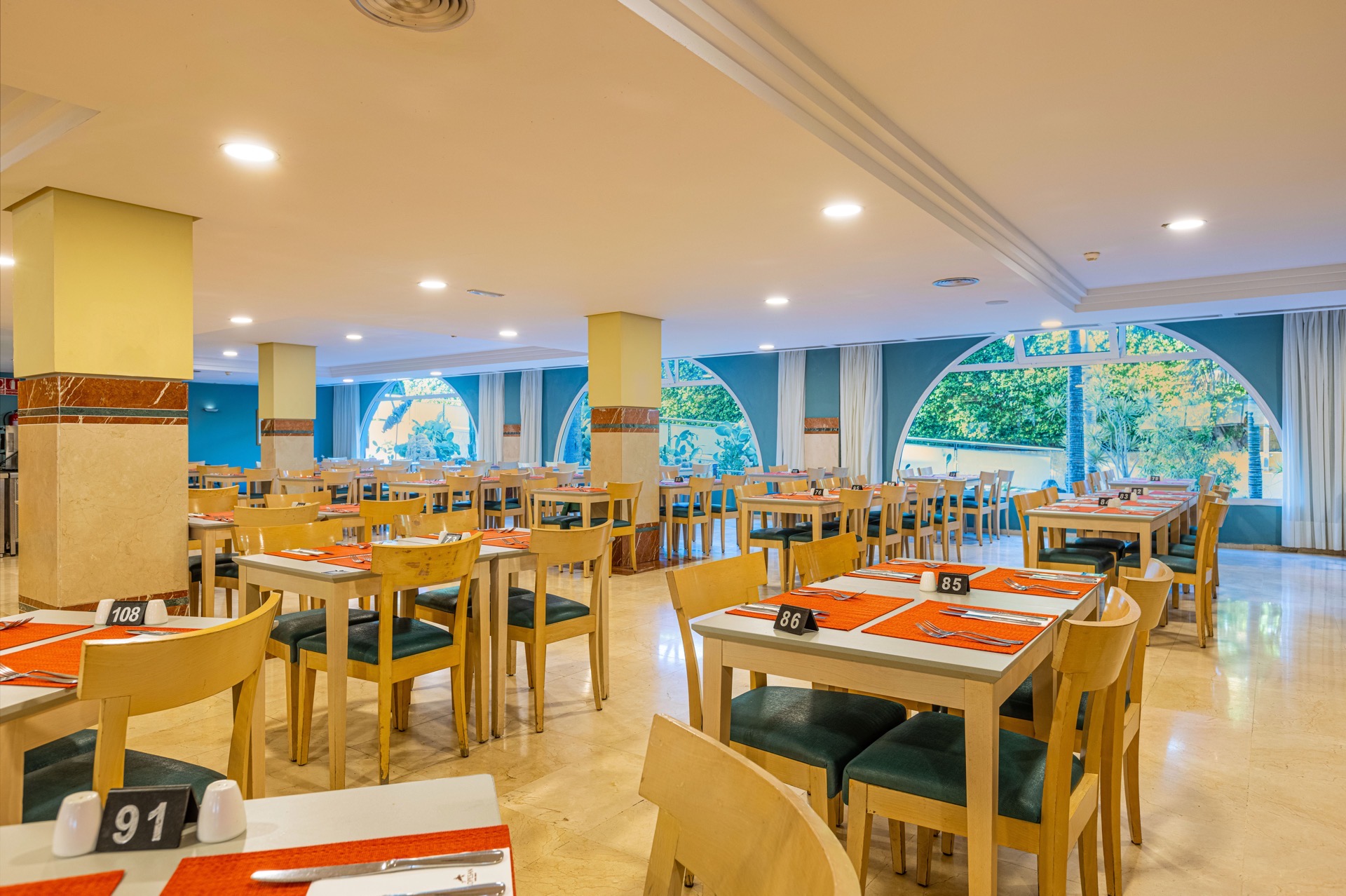 salón buffet ifa altamarena hotel