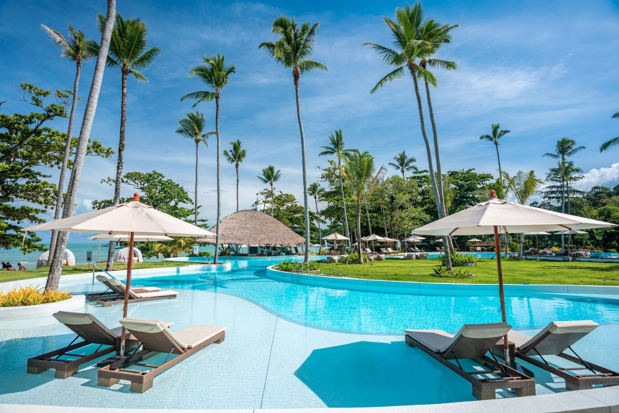 fotos piscina principal hotel eden beach lopesan collection