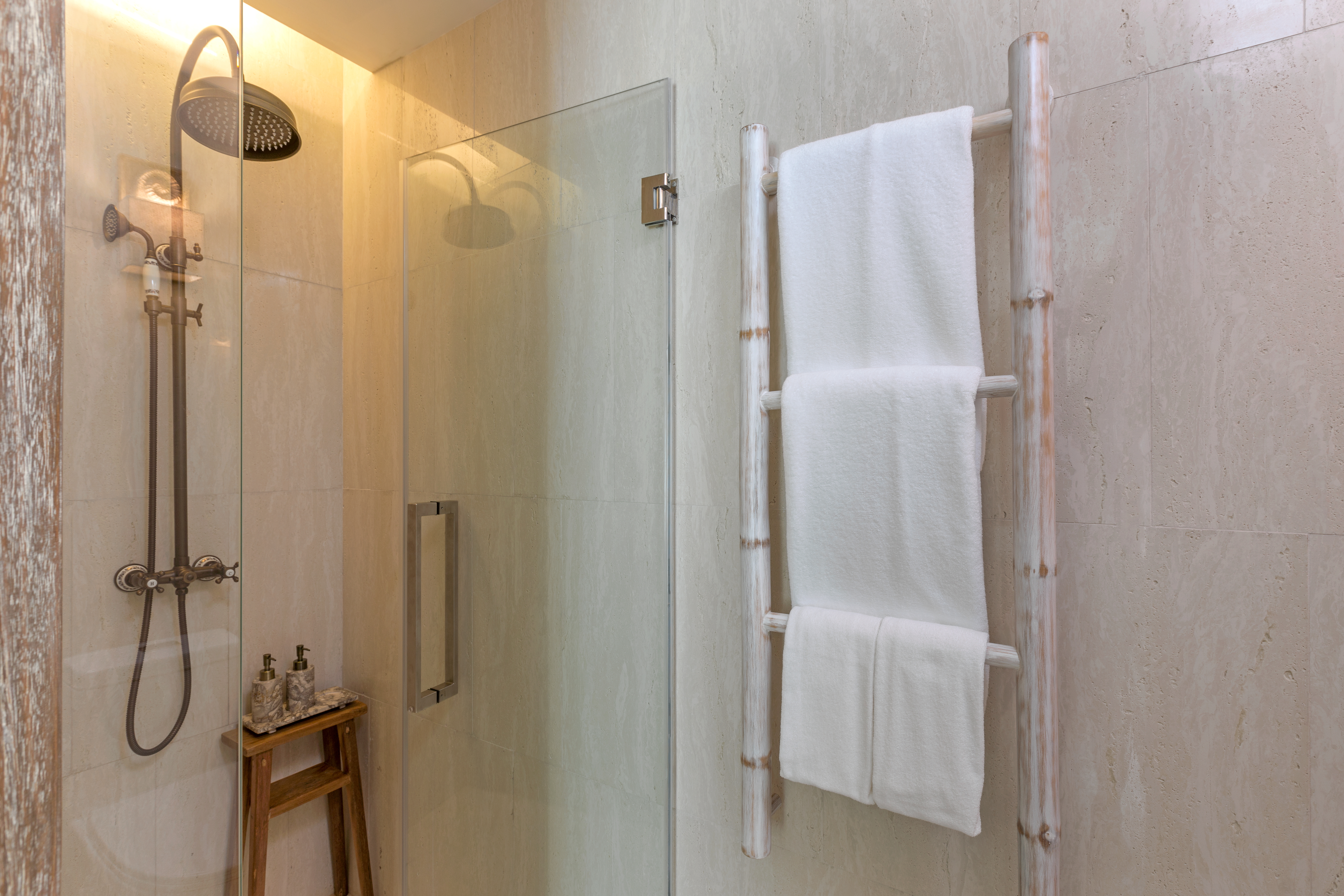 photos bathroom rooms hotel eden beach lopesan collection superior palm
