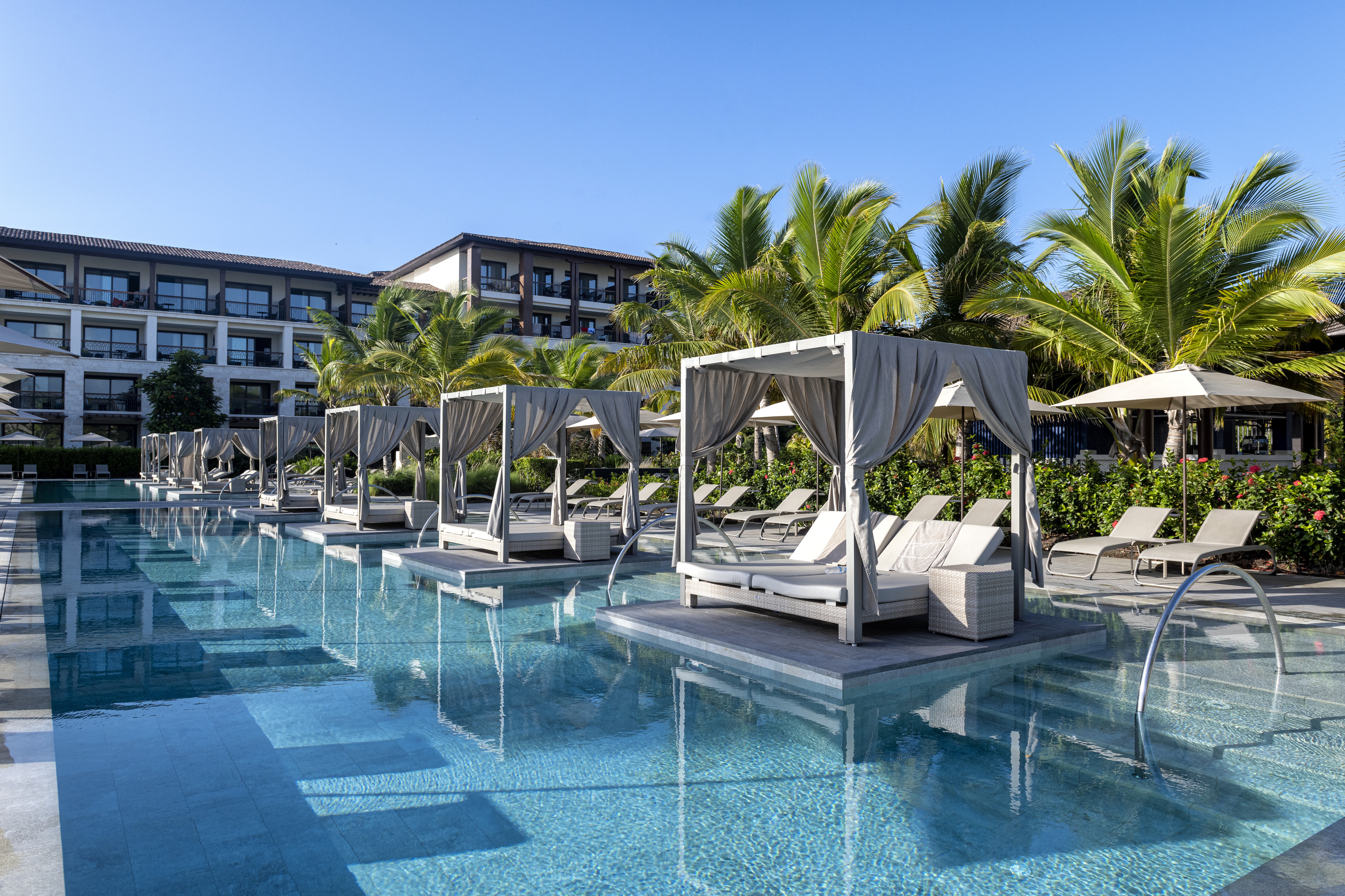 lopesan costa bavaro caribbean pool photos