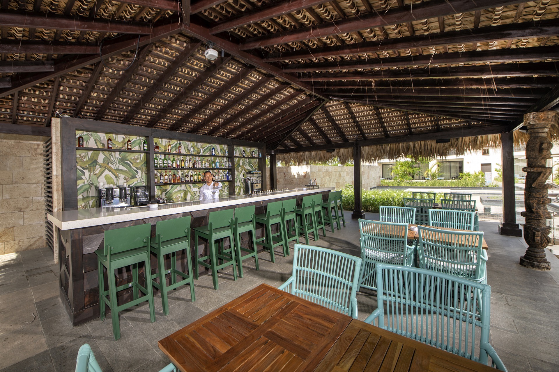 la perla bar piscina lopesan costa bávaro resort spa & casino