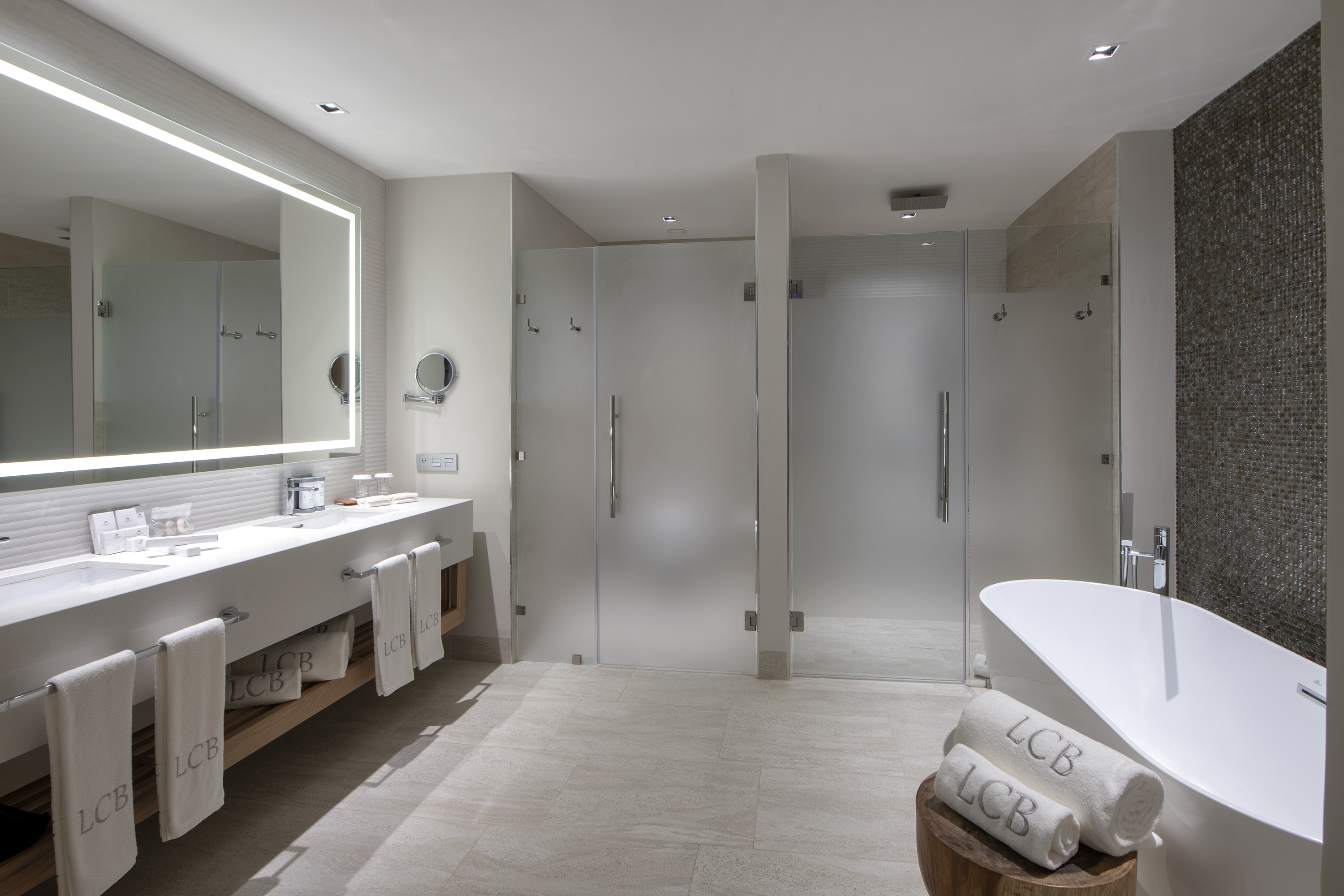 fotos baño habitaciones lopesan costa bavaro unique suite ocean