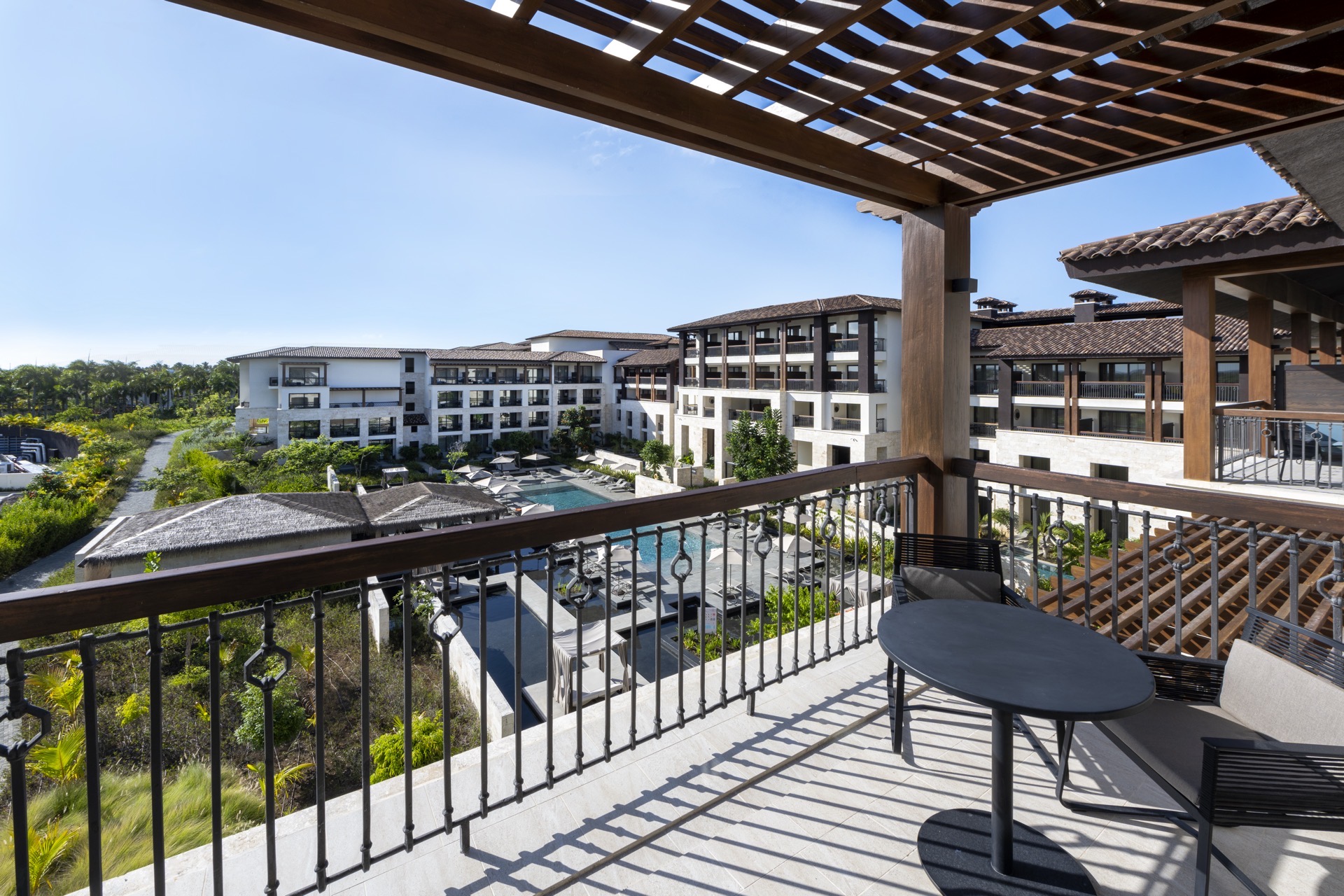 terraza adults king pool view junior suite lopesan costa bavaro