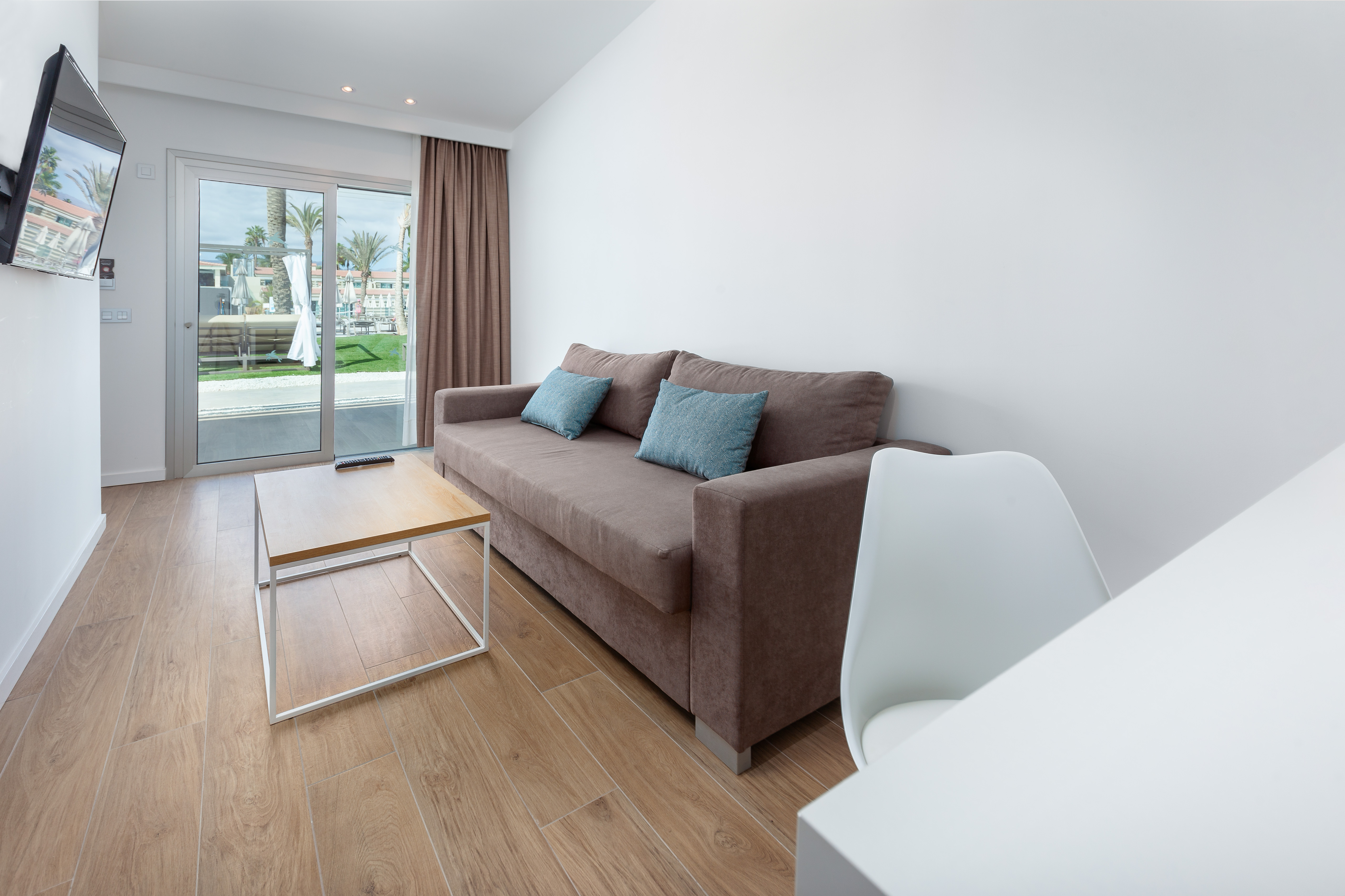 hall kumara serenoa family suites