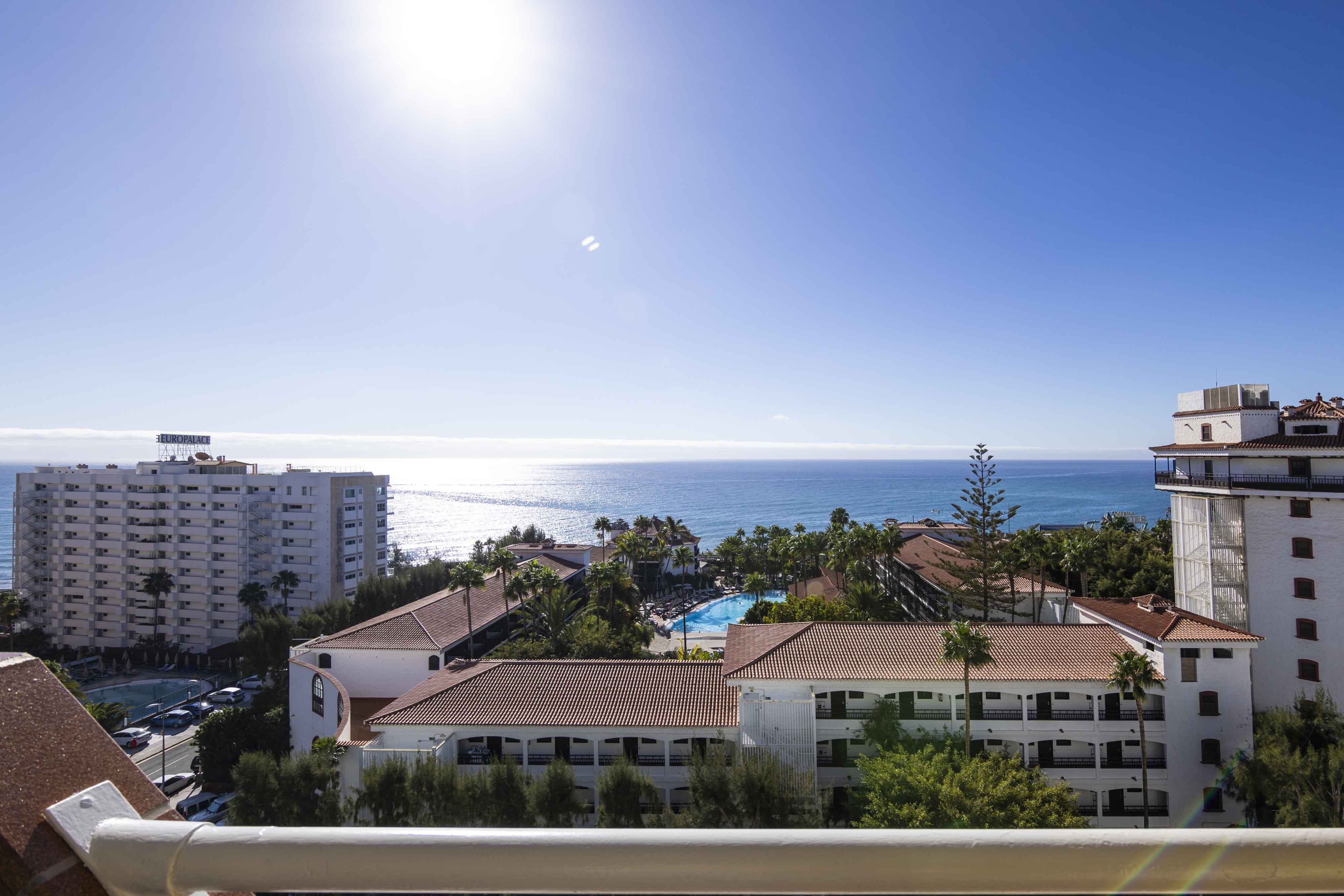 terrasse doppelzimmer deluxe blick adults only hotel abora continental