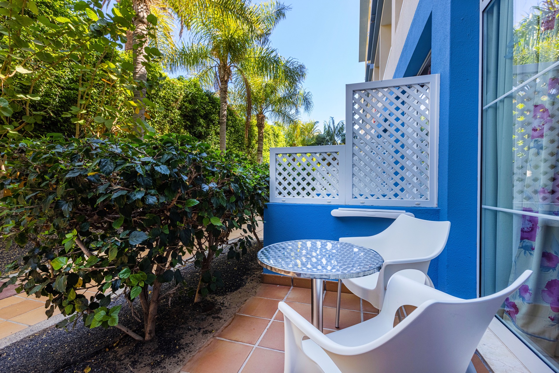 terraza habitación doble familiar ifa altamarena hotel