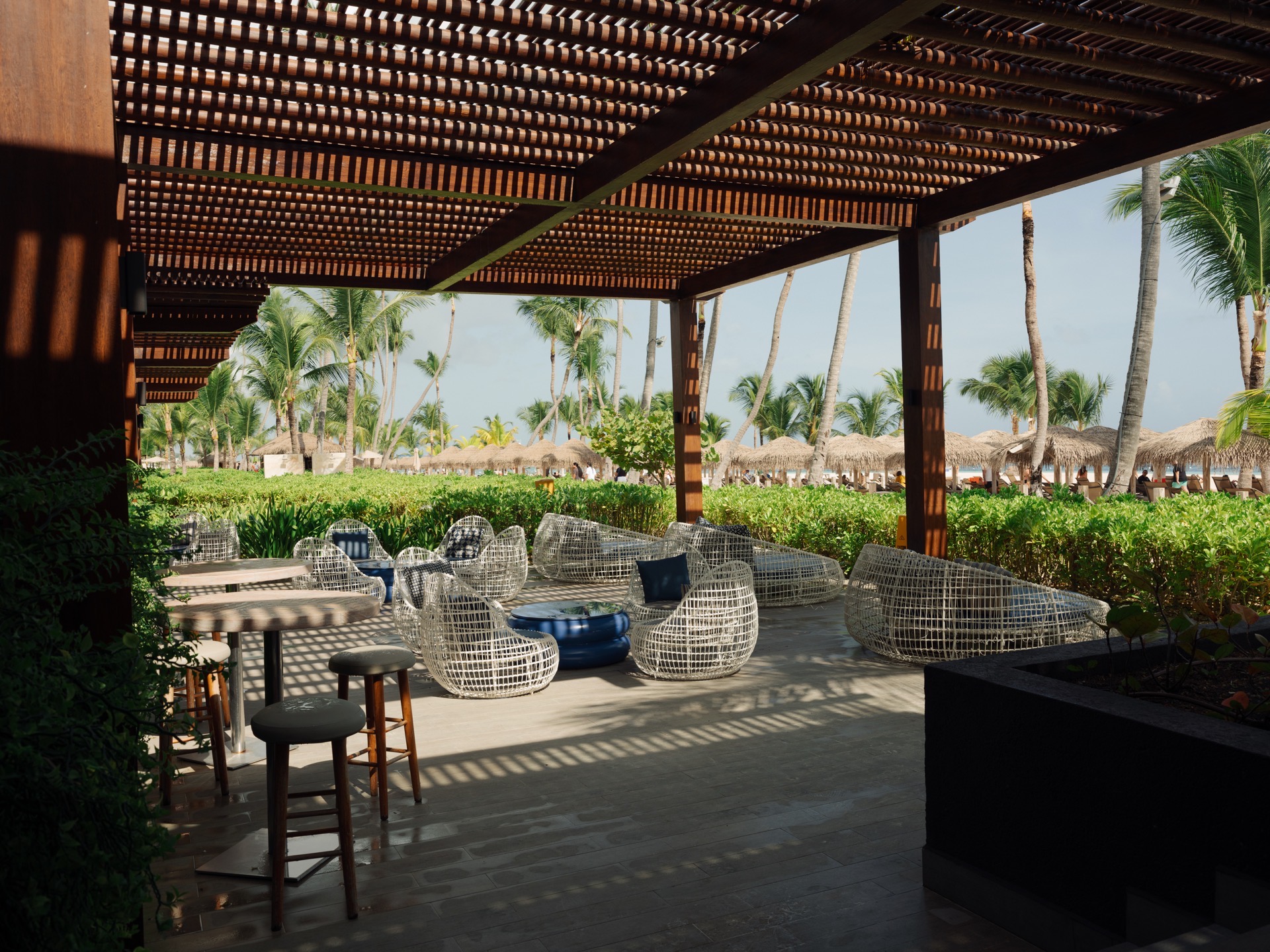 terraza goldfish beach club lopesan costa bávaro resort spa & casino