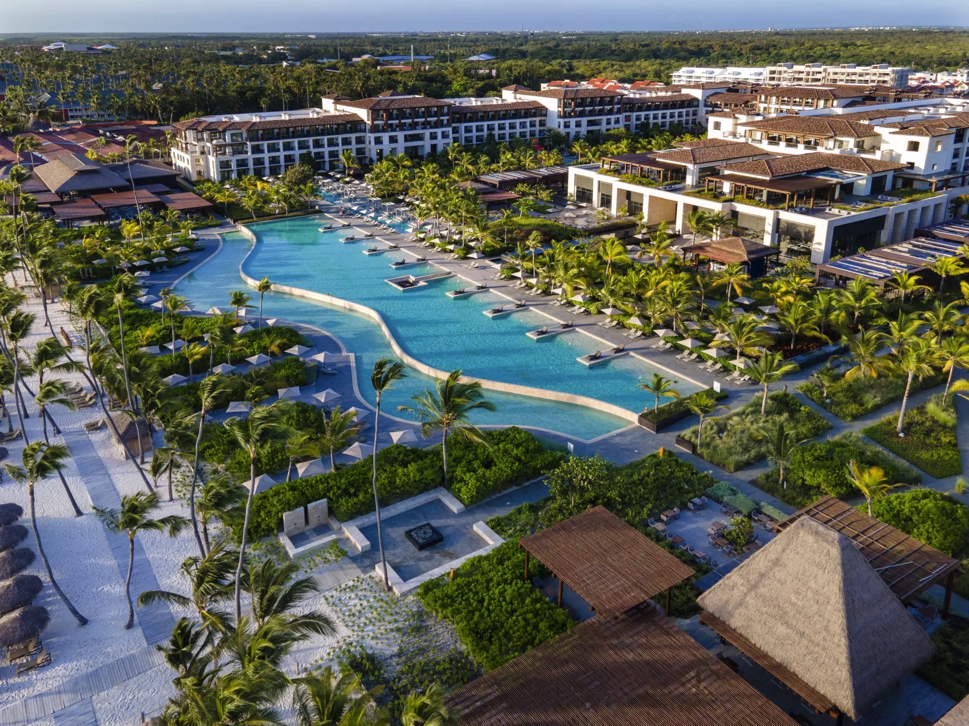 beach infinity pool lopesan costa bavaro spa & casino