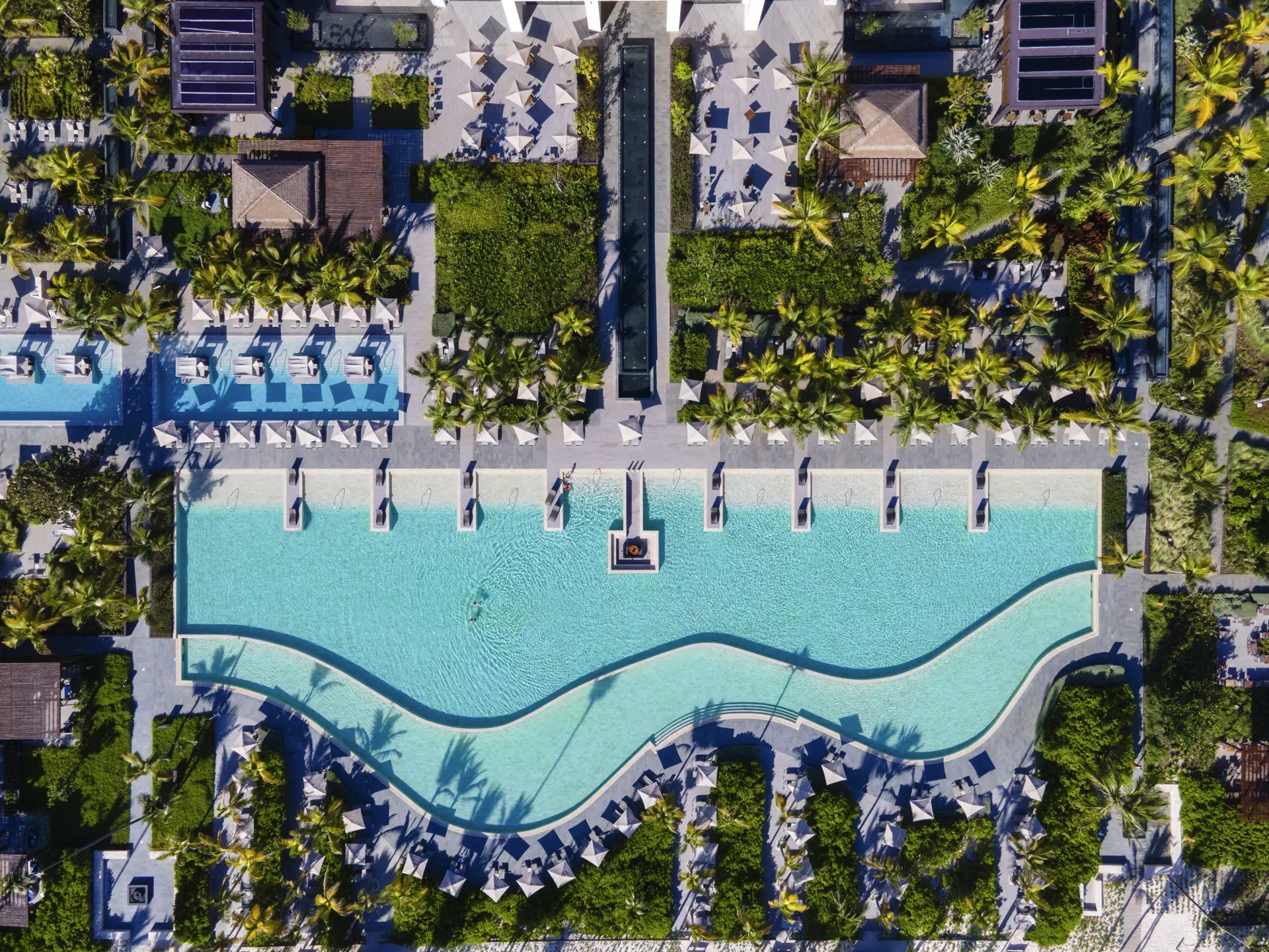 infinity pool lopesan costa bavaro spa & casino