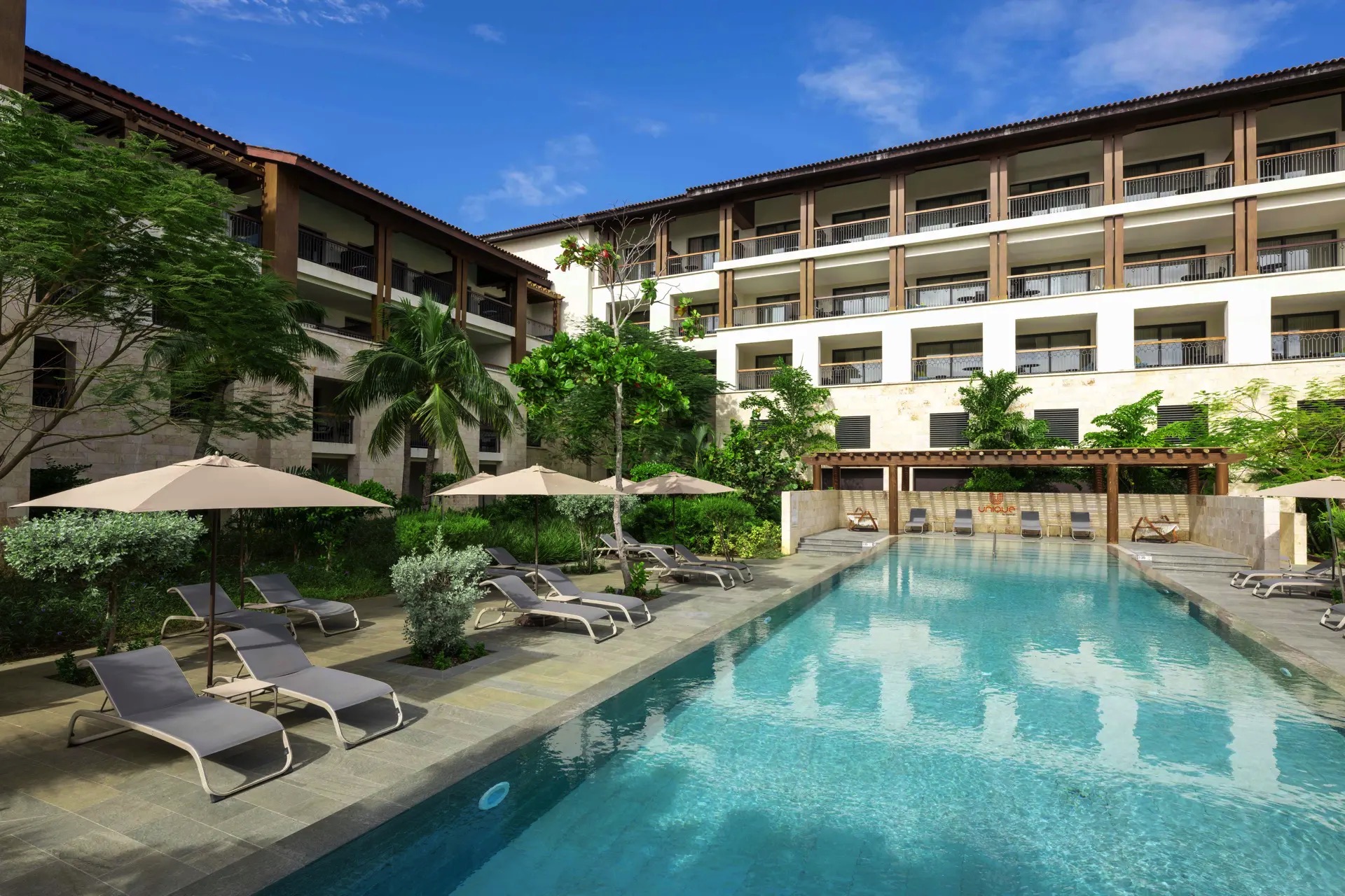 unique pool area lopesan costa bavaro spa & casino