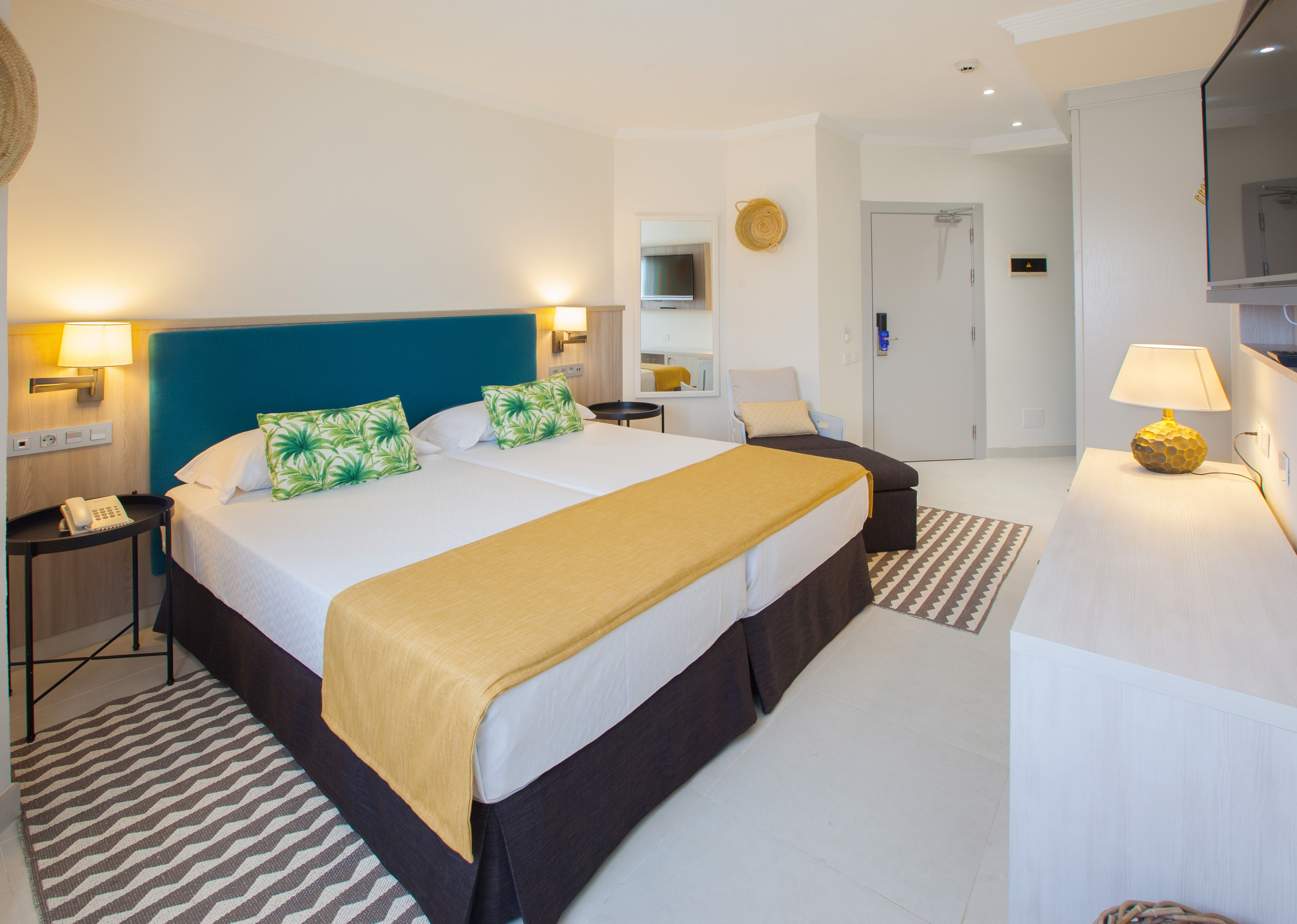 fotos cama habitaciones doble estandar budget corallium dunamar