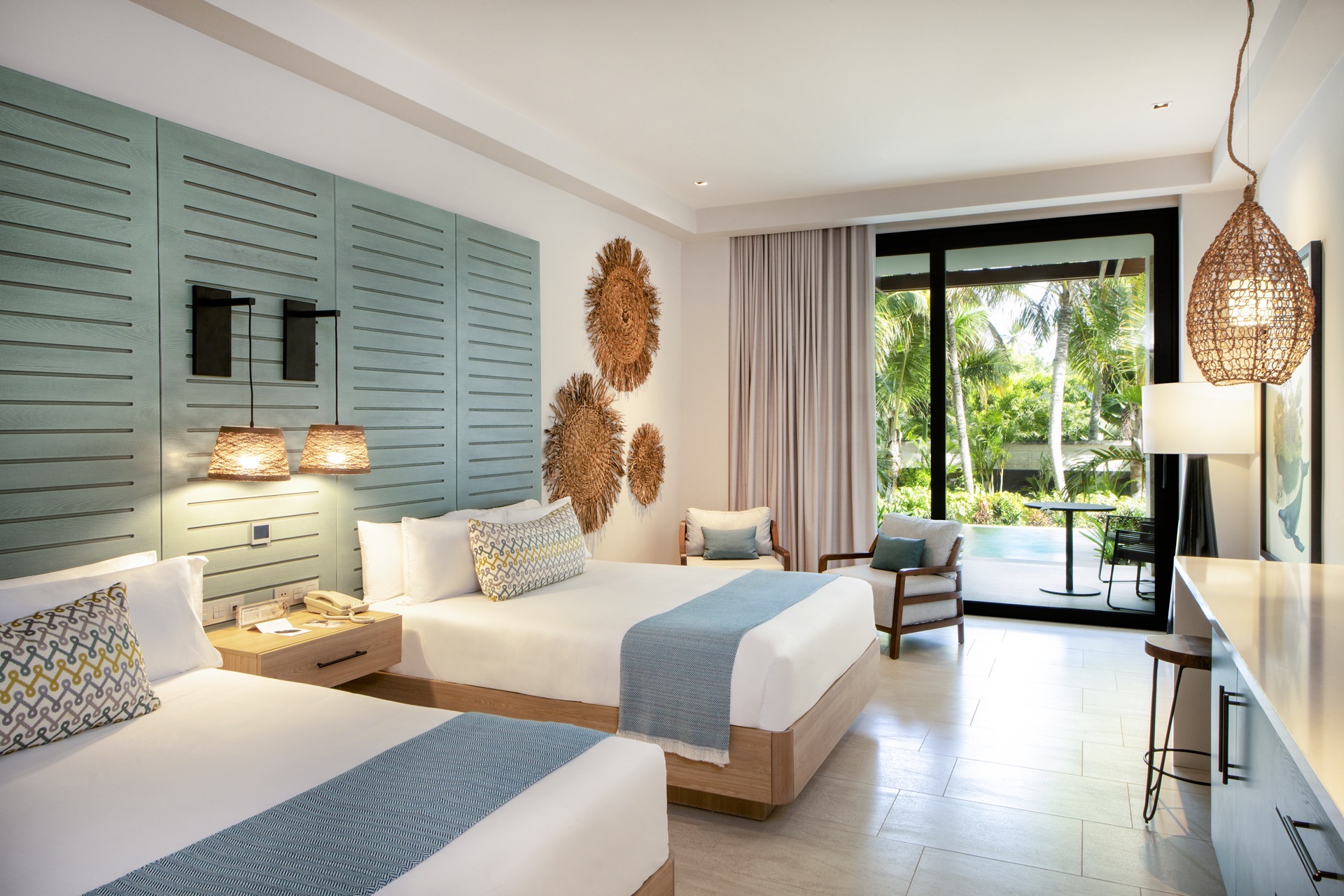 cama resort queen swim up junior suite lopesan costa bavaro resort, spa & casino