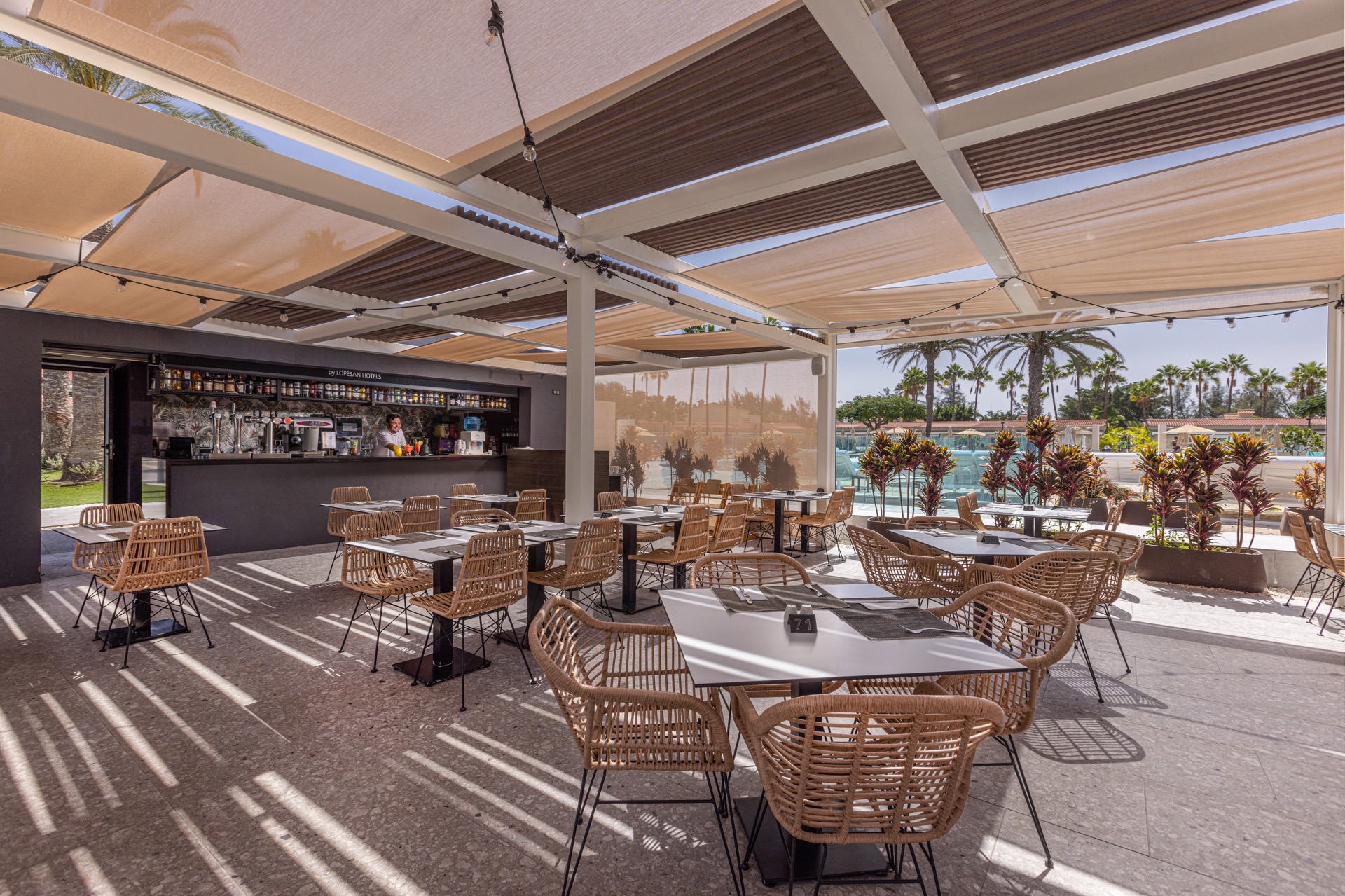 pool bars kumara serenoa hotel