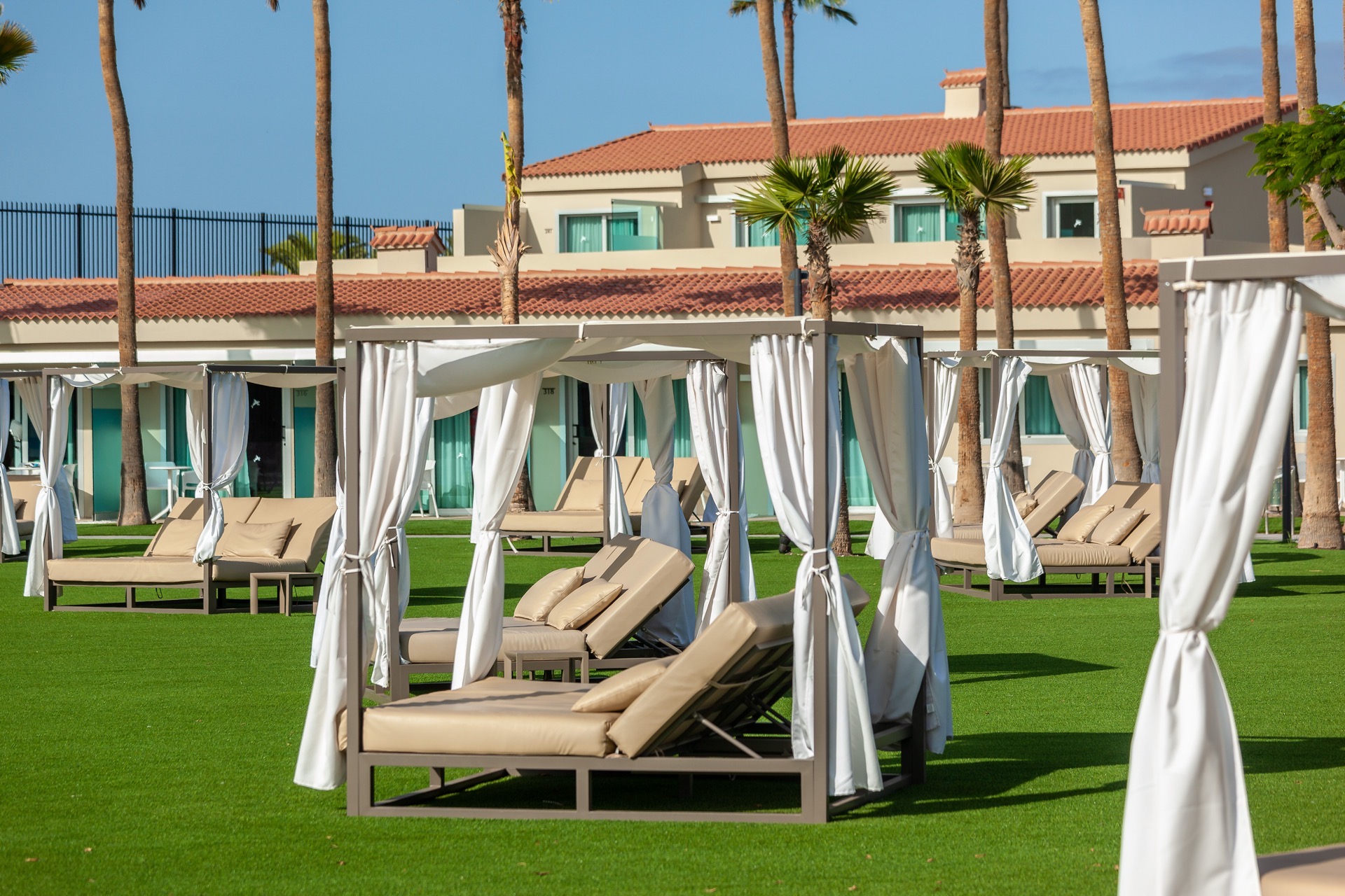 reserved access to the pool bar hotel kumara serenoa