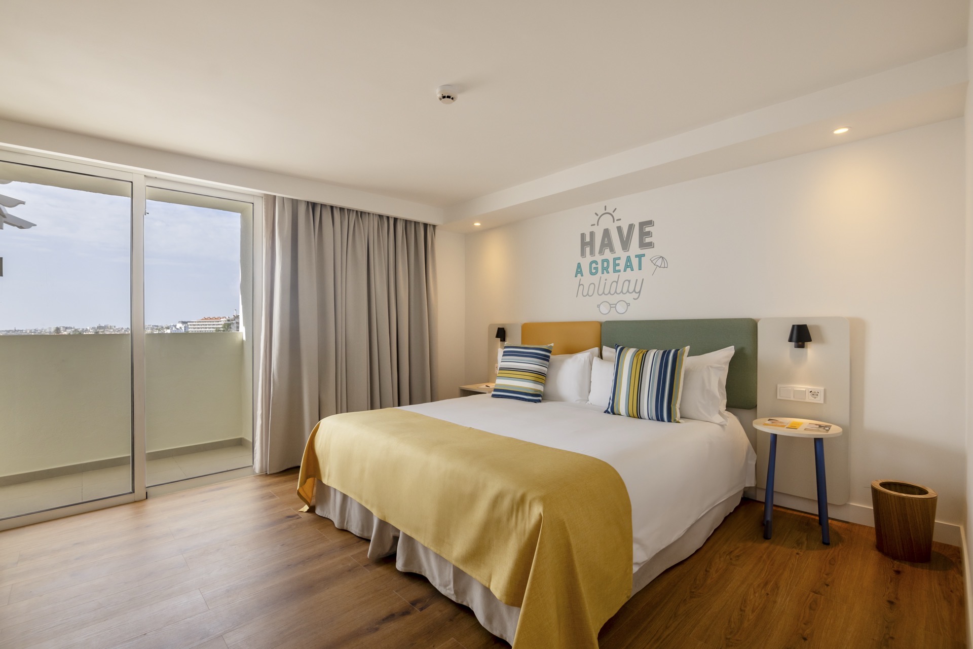 bed senior suite sea view room hotel abora interclub atlantic