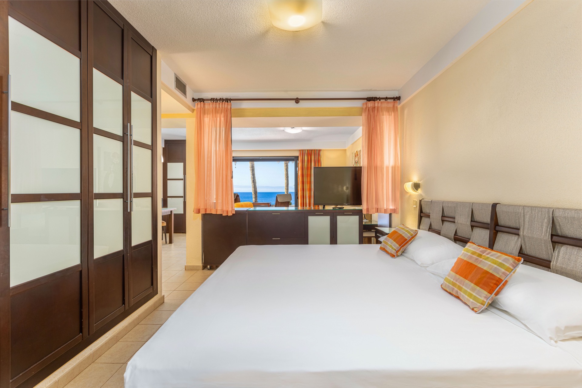 bed bungalow deluxe ifa villas altamarena