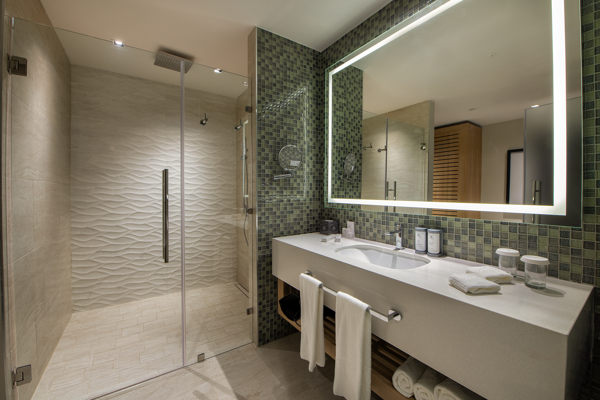 baño unique queen tropical junior suite resort lopesan costa bavaro