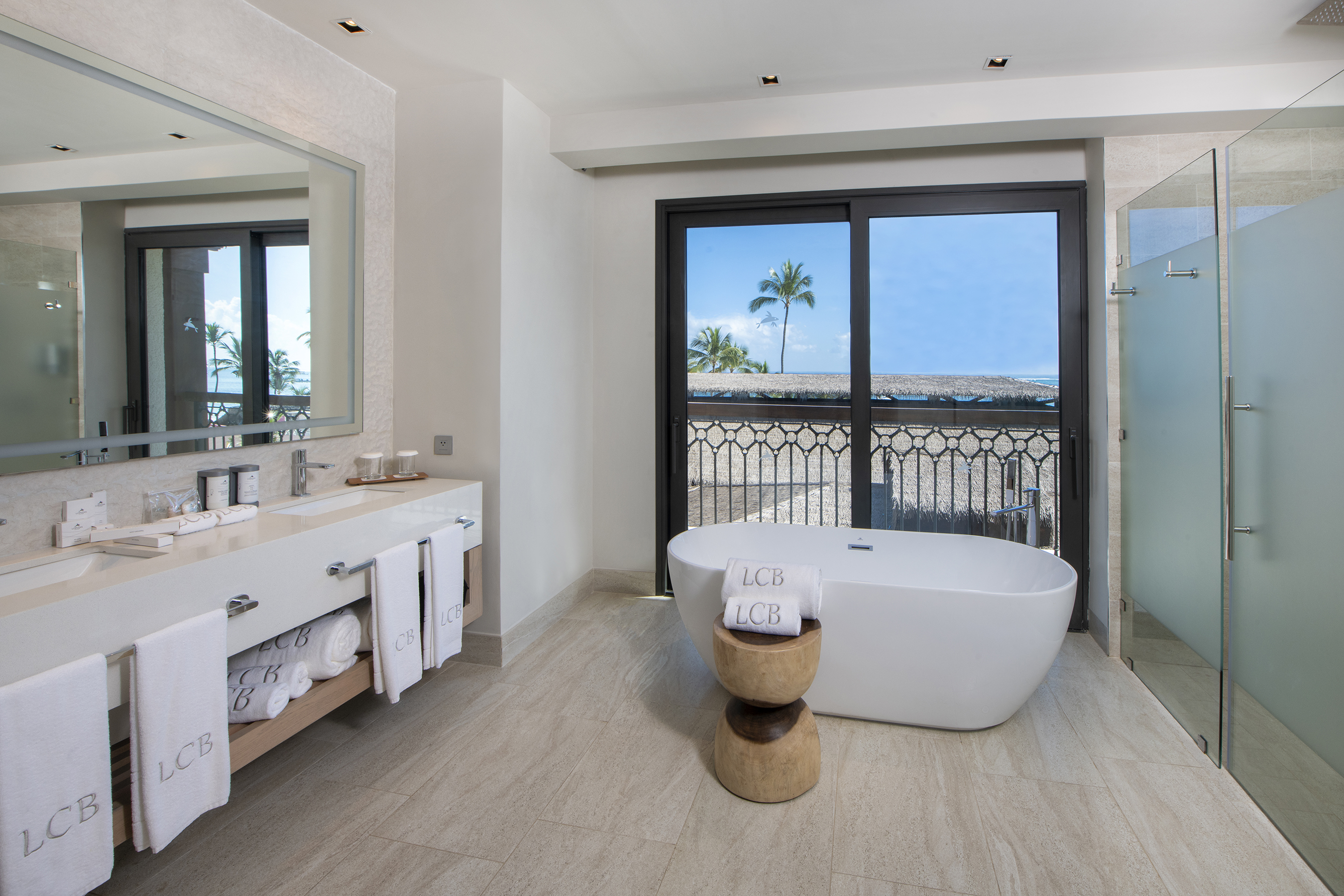 baño unique corner suite ocean view one bedroom lopesan costa bavaro