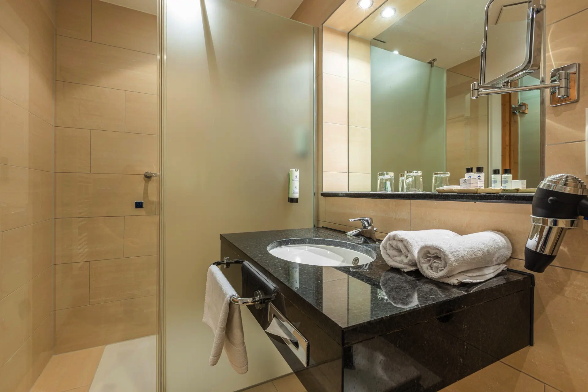 bathroom ifa graal-müritz hotel double standard room