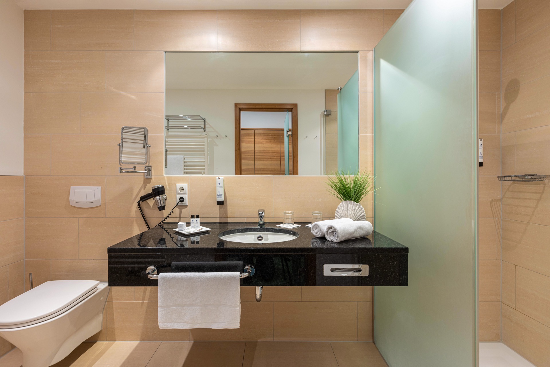 bathroom ifa graal-müritz hotel double superior room