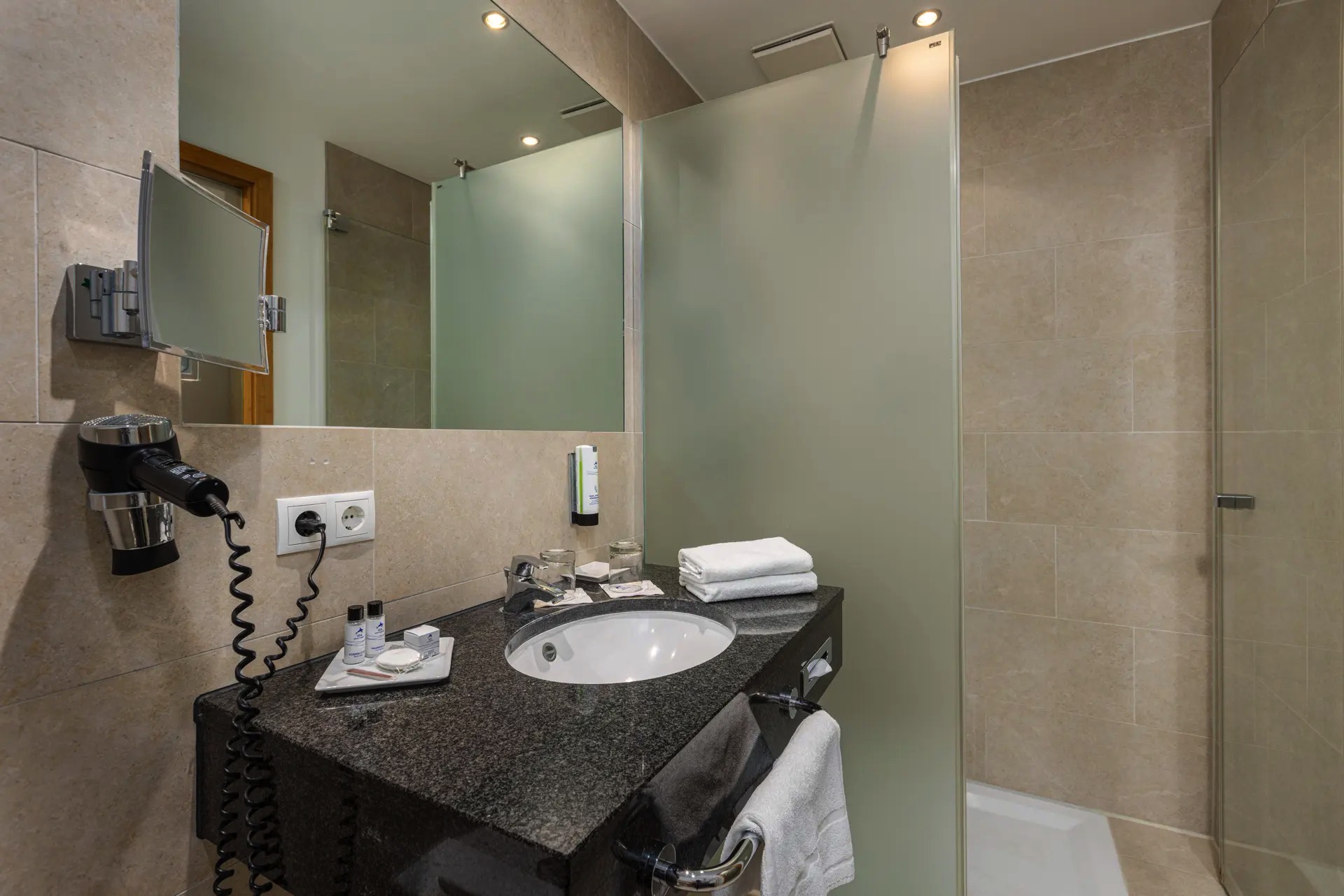 bathroom ifa graal-müritz hotel junior suite