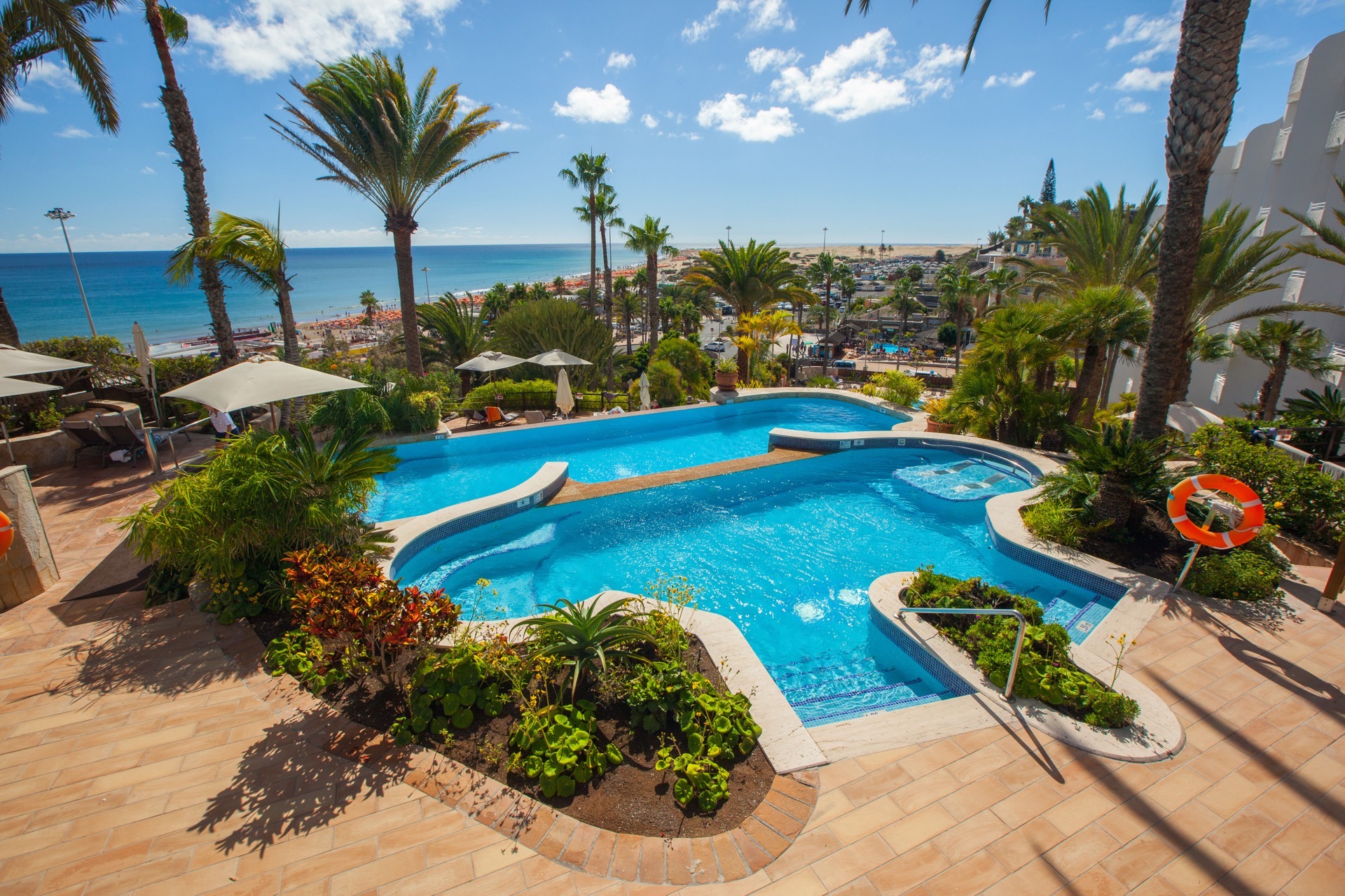 hotel-lopesan-playa-del-ingles-piscina