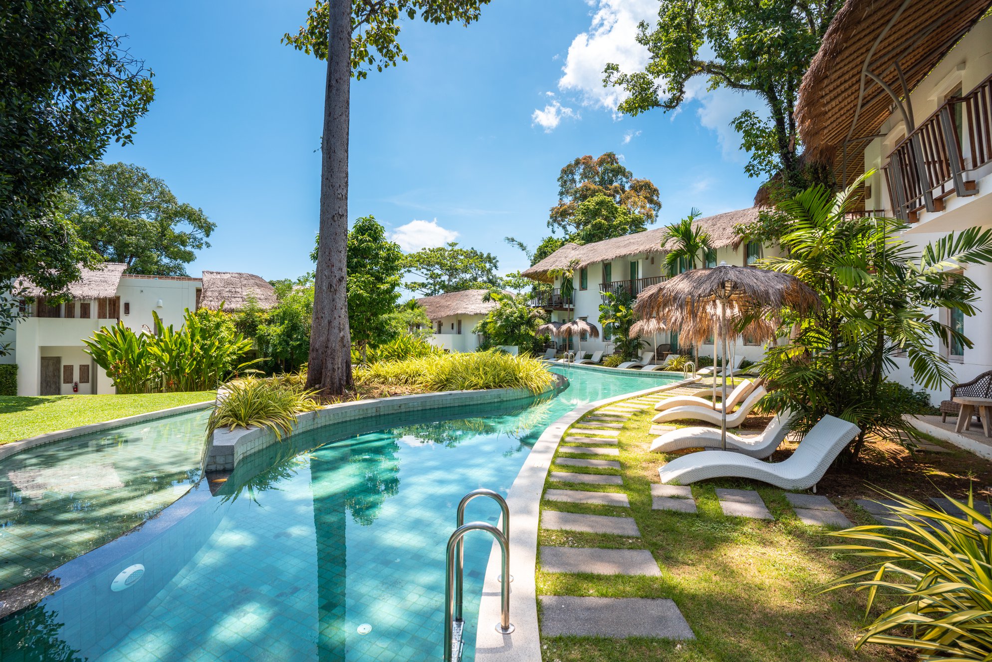 hotel-in-thailand-with-pool