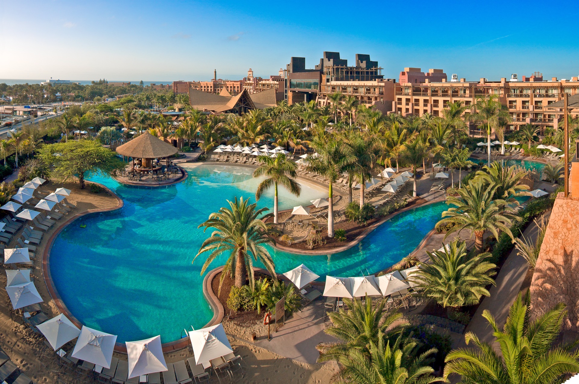 resorts-meloneras-piscinas