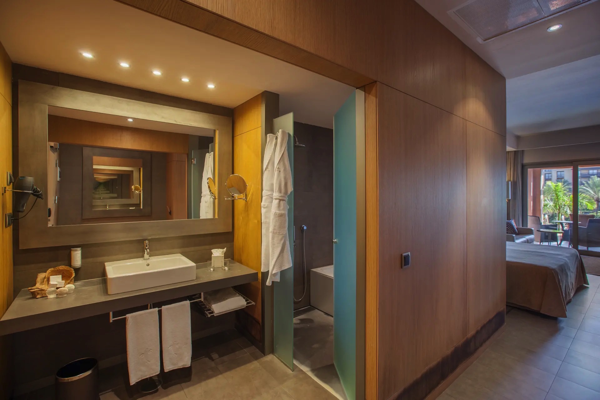 photos bathroom deluxe double rooms hotel lopesan baobab