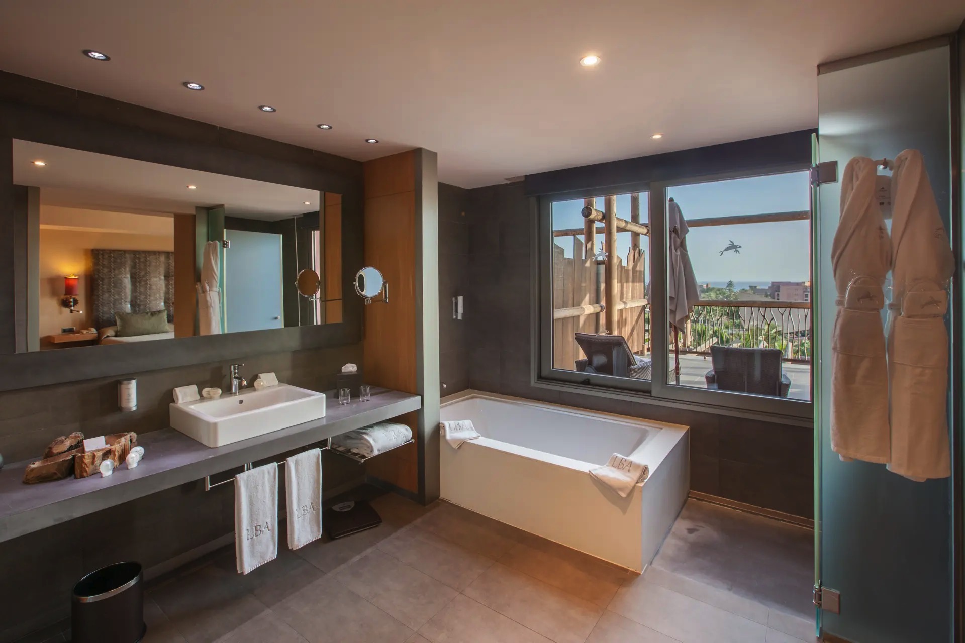 photos bathroom superior double rooms hotel lopesan baobab