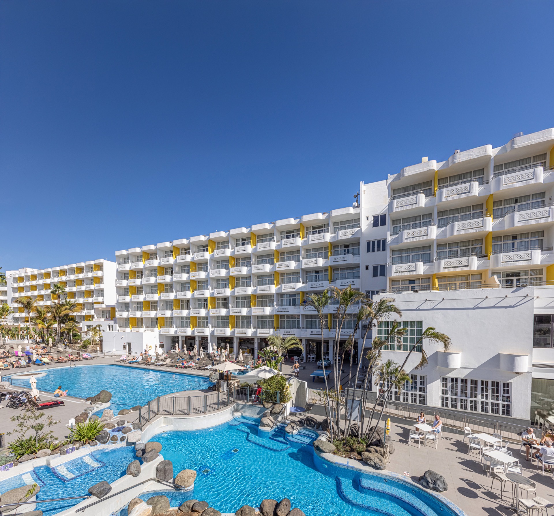 main pool abora catarina by lopesan hotels