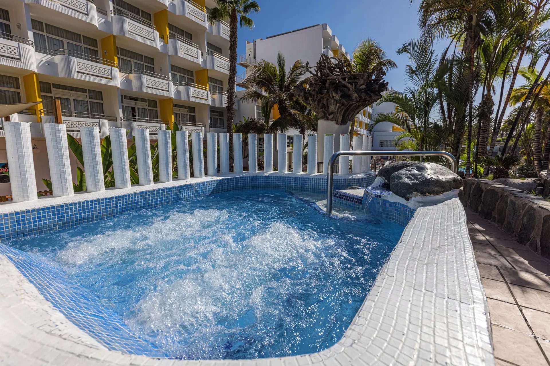 jacuzzi aboritos pool abora catarina by lopesan hotels