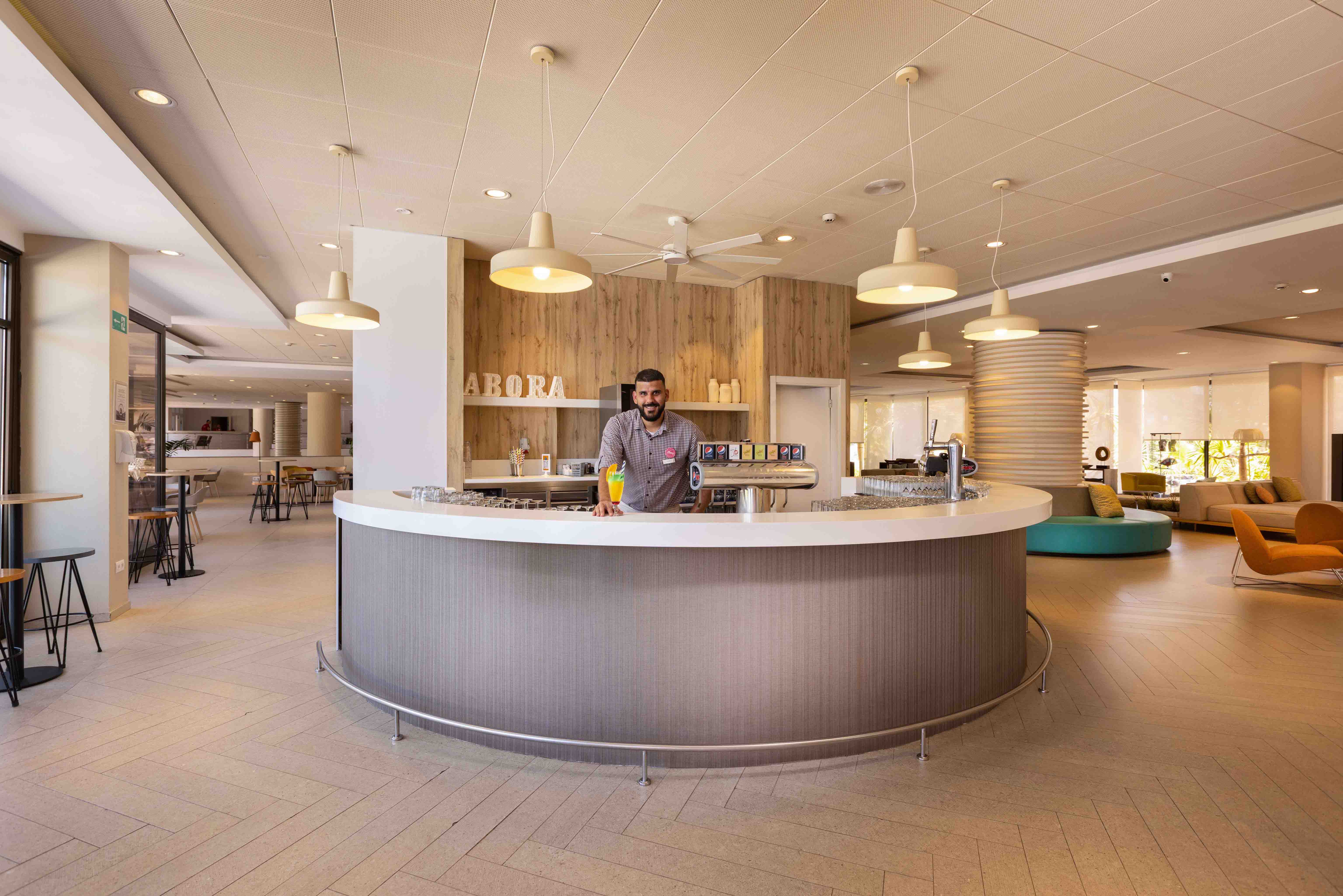 cocktailbar abora continental by lopesan hotels