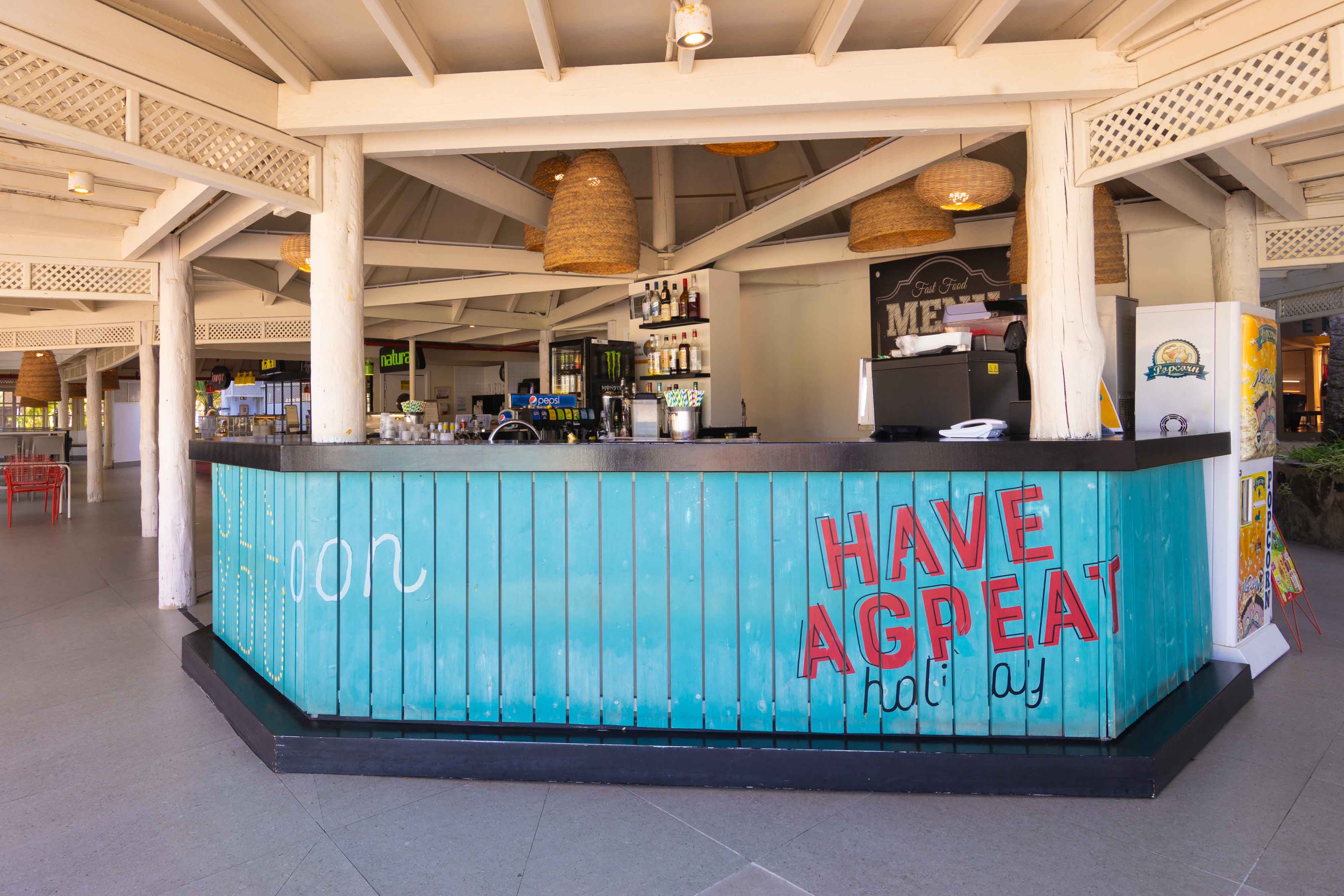 poolbar abora continental by lopesan hotels