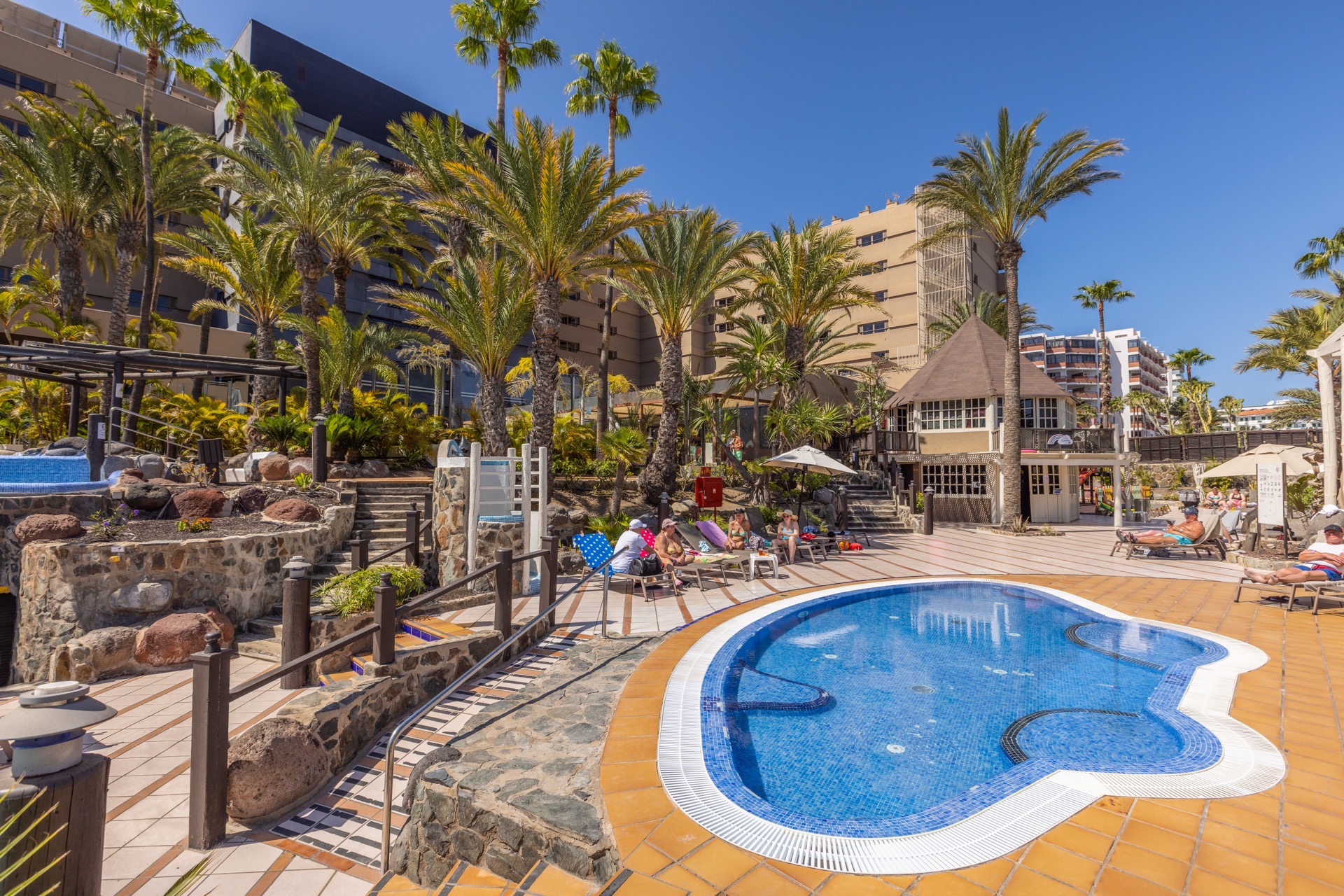 exterior piscinas abora continental by lopesan hotels