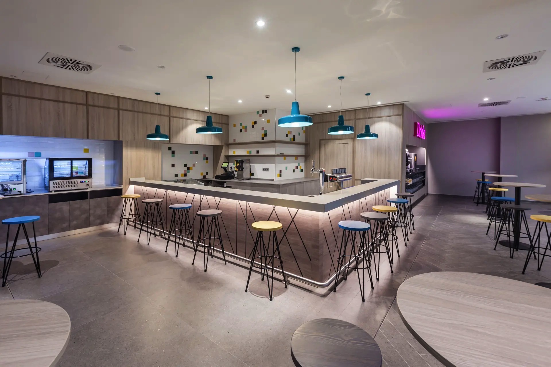 24h bar area abora interclub atlantic by lopesan hotels